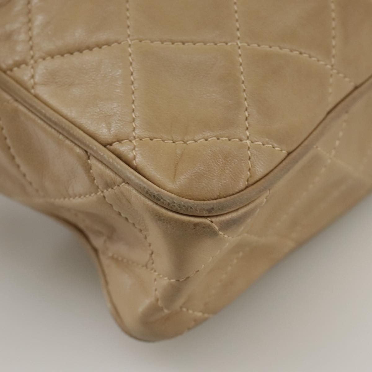 Chanel Camera Beige Shearling Shoulder Bag (Pre-Owned) Size ONE SIZE - 7 Thumbnail