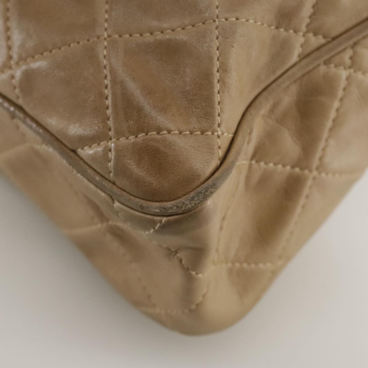 Chanel Camera Beige Shearling Shoulder Bag (Pre-Owned) Size ONE SIZE - 10 Thumbnail