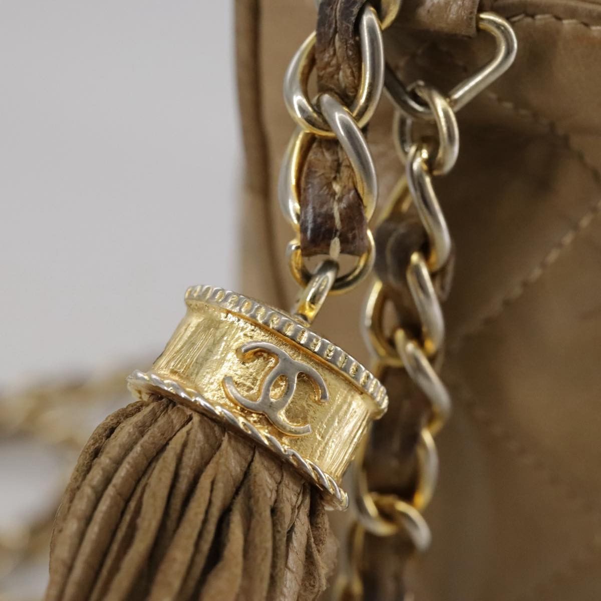 Chanel Camera Beige Shearling Shoulder Bag (Pre-Owned) Size ONE SIZE - 12 Thumbnail