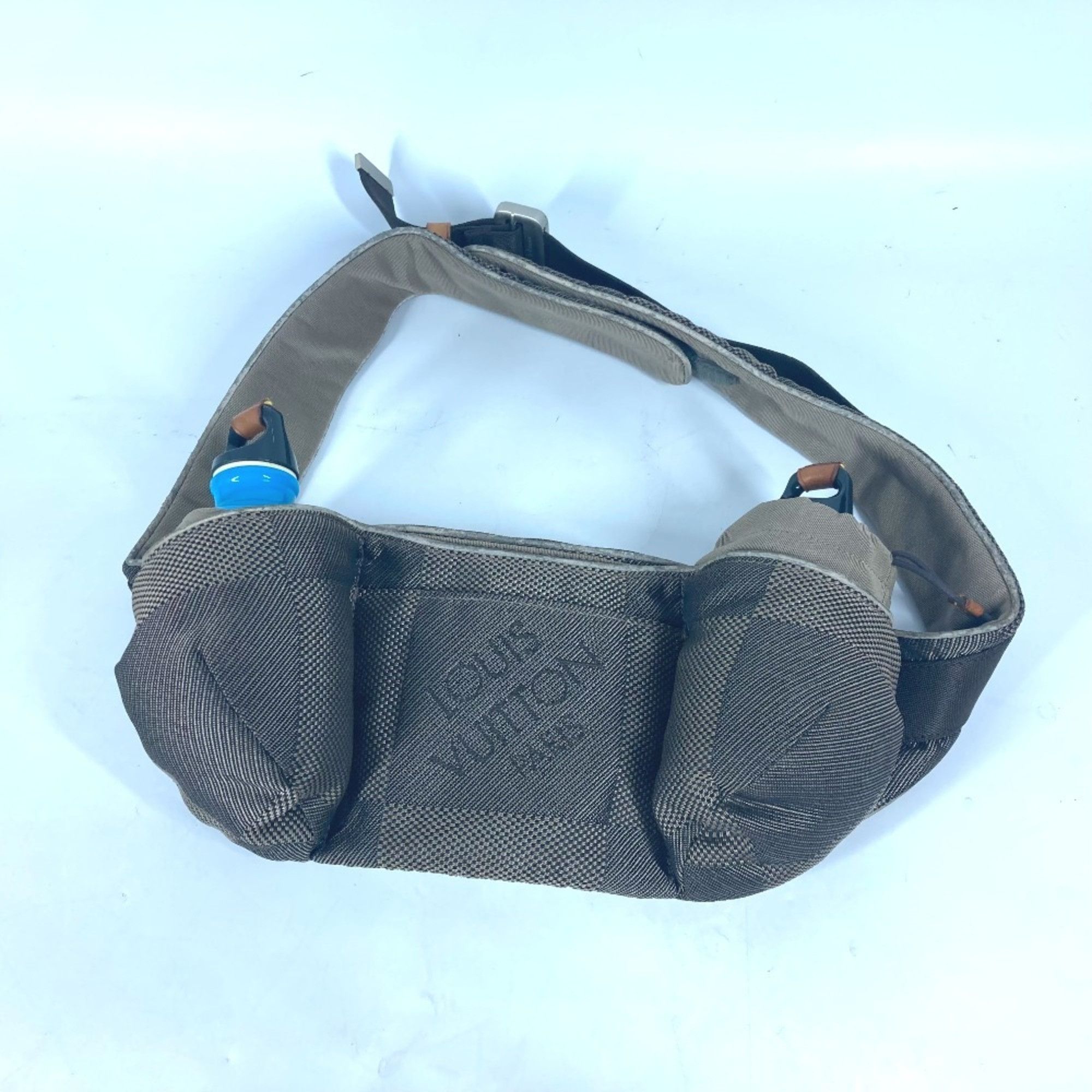 Louis Vuitton LOUIS VUITTON M93211 Damier Geant Santur Jogging Belt Bag with 2 Water Bottles Body Canvas Men's Beige Size ONE SIZE - 4 Thumbnail