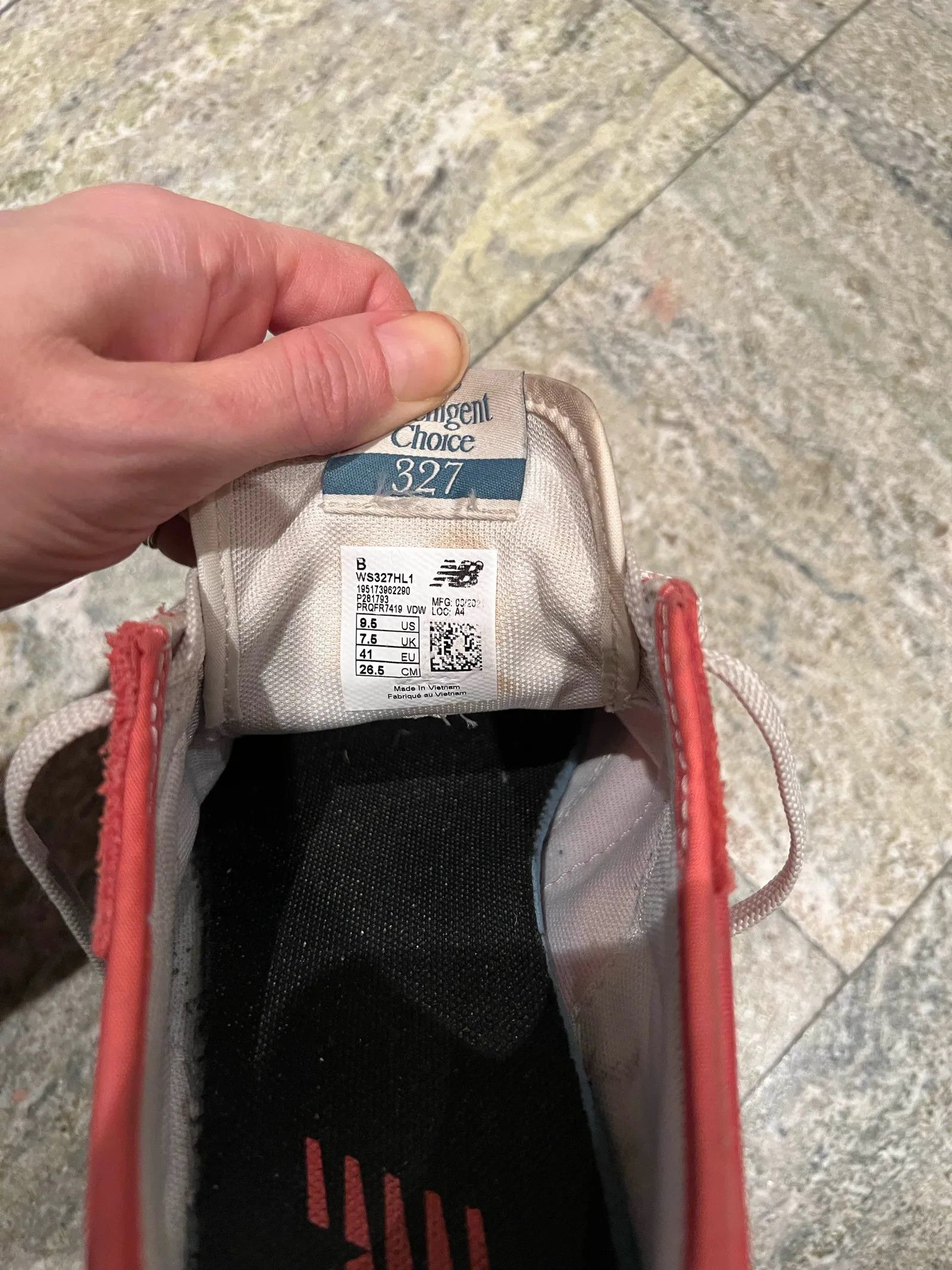 New Balance New Balance 327 Sneakers Size US 11 / IT 41 - 2 Thumbnail