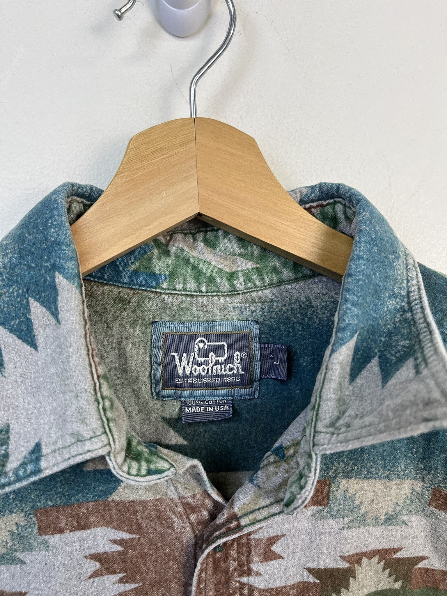 Flannel Vintage Flannel 1990s Woolrich Aztec Pattern Sleeveless Flannel Vest Size L Size US L / EU 52-54 / 3 - 2 Thumbnail