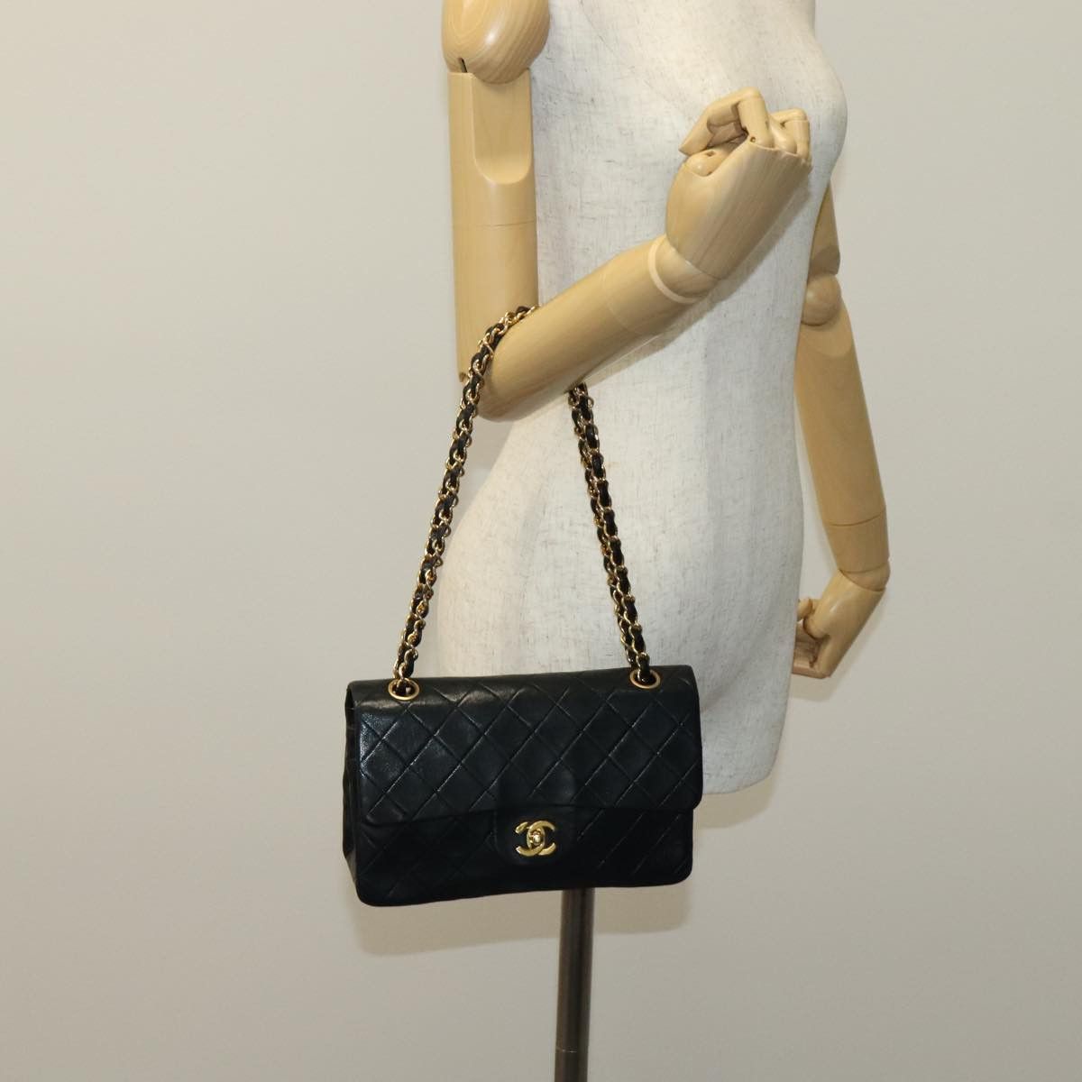 Chanel Timeless Black Leather Shoulder Bag (Pre-Owned) Size ONE SIZE - 16 Thumbnail