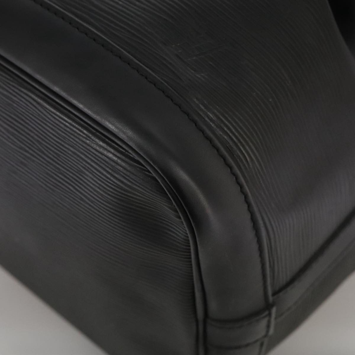 Louis Vuitton Petit Noé Black Leather Shoulder Bag (Pre-Owned) Size ONE SIZE - 8 Thumbnail