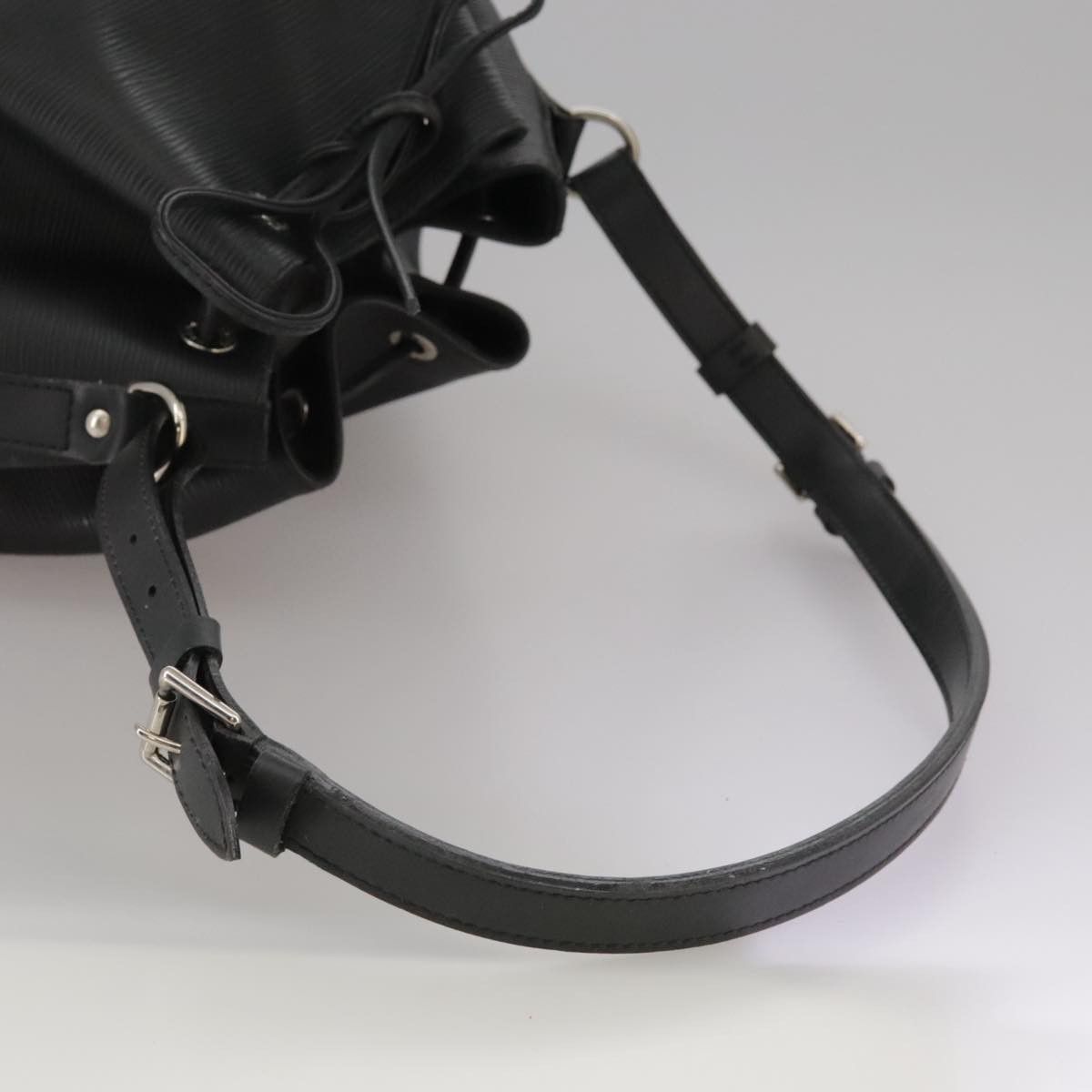 Louis Vuitton Petit Noé Black Leather Shoulder Bag (Pre-Owned) Size ONE SIZE - 5 Thumbnail