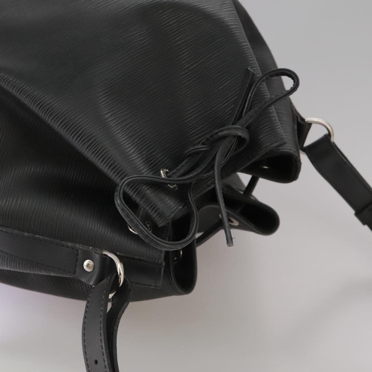 Louis Vuitton Petit Noé Black Leather Shoulder Bag (Pre-Owned) Size ONE SIZE - 16 Thumbnail