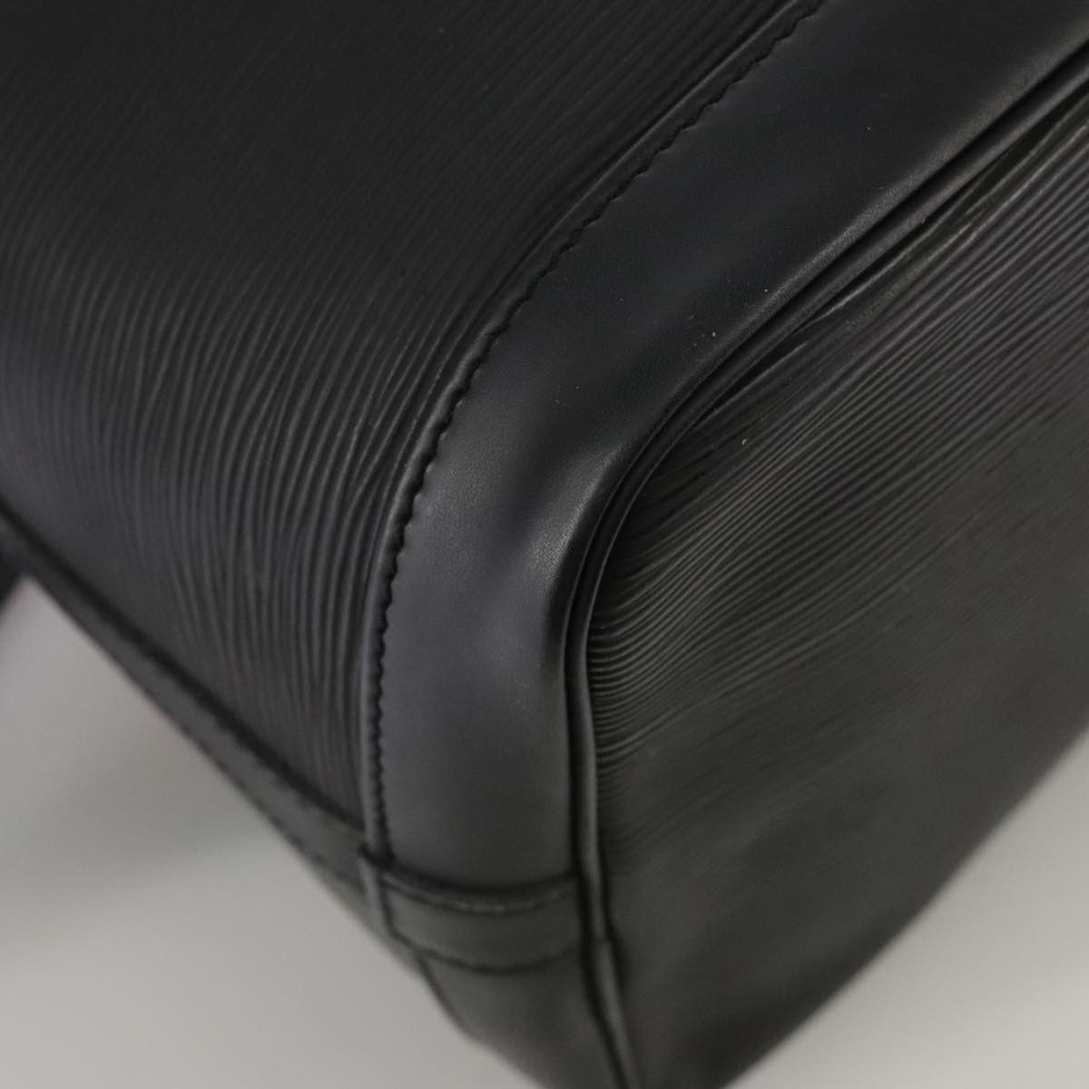 Louis Vuitton Petit Noé Black Leather Shoulder Bag (Pre-Owned) Size ONE SIZE - 9 Thumbnail