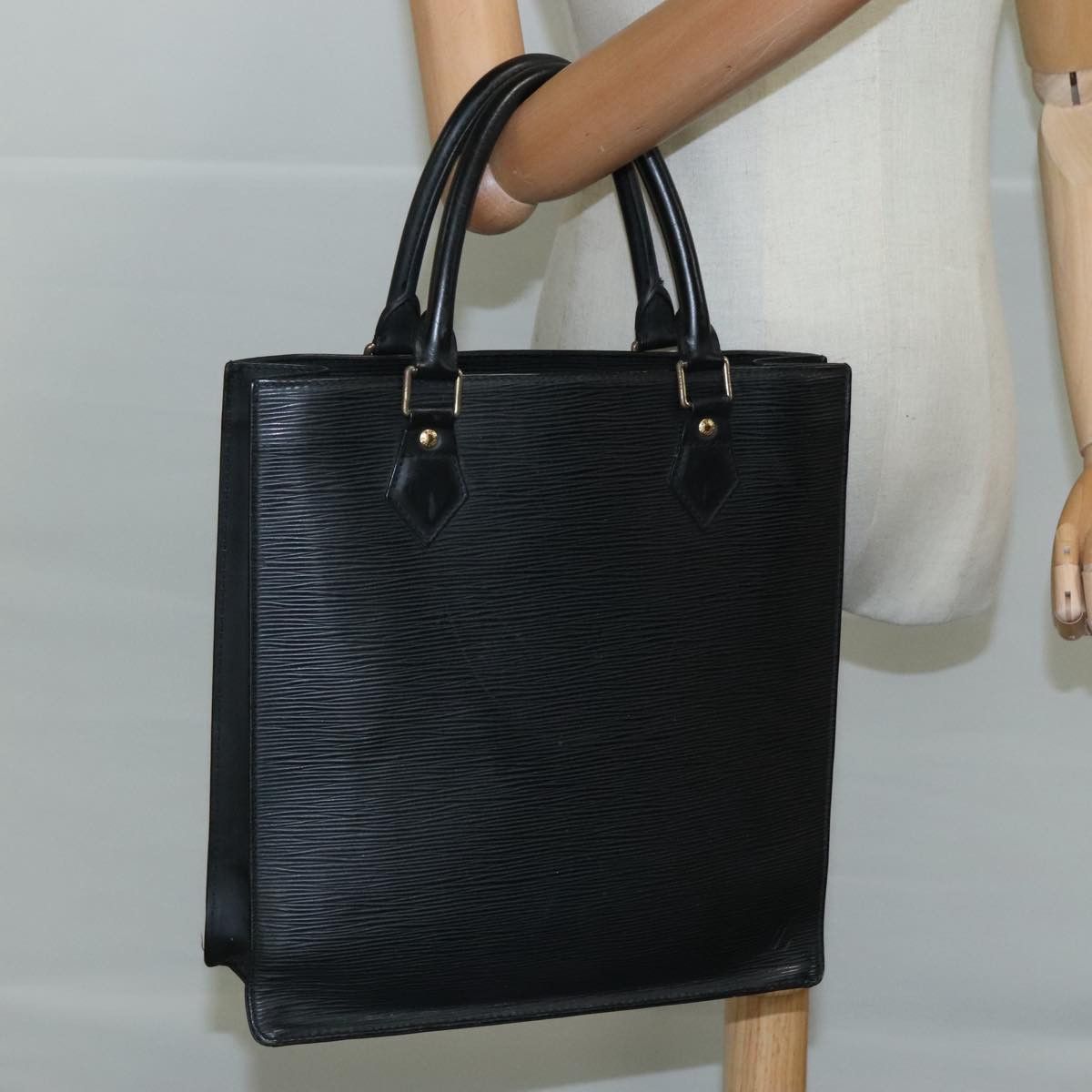 Louis Vuitton Black Leather Handbag (Pre-Owned) Size ONE SIZE - 16 Thumbnail