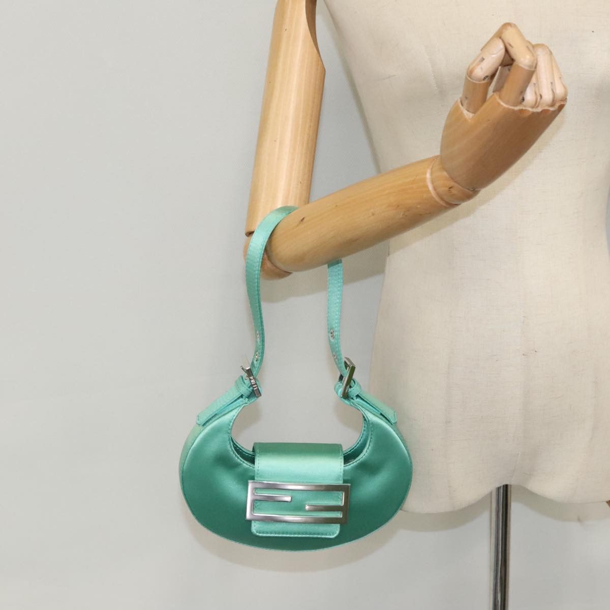 Fendi Green Leather Handbag (Pre-Owned) Size ONE SIZE - 20 Thumbnail