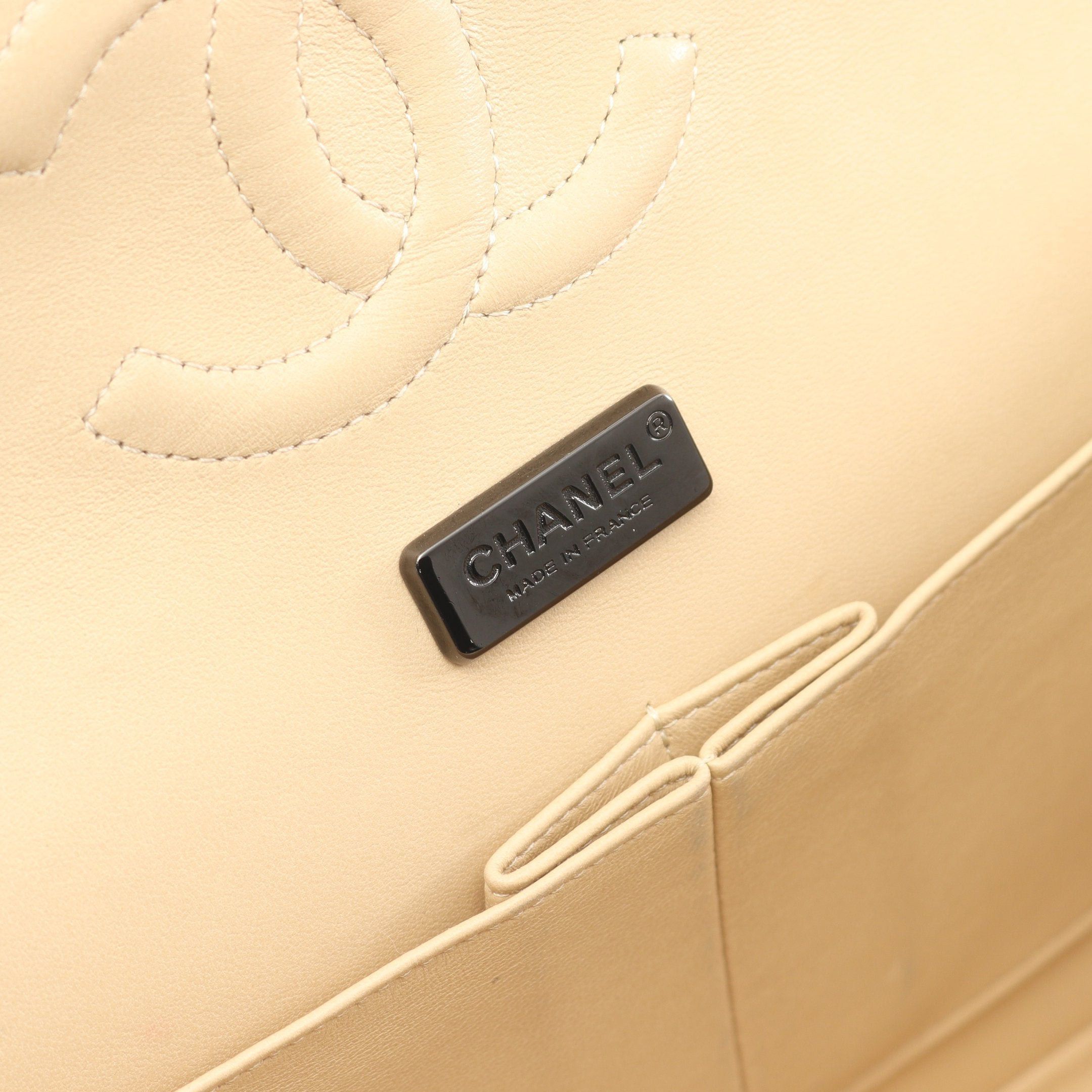 Chanel Chanel Matelasse Double Flap Chain Shoulder Bag Leather Beige Black Hardware Size ONE SIZE - 4 Thumbnail