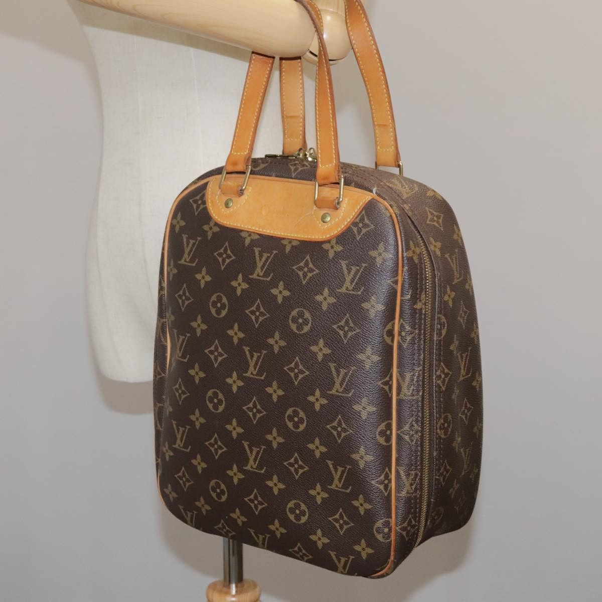 Louis Vuitton Excursion Brown Canvas Handbag (Pre-Owned) Size ONE SIZE - 15 Thumbnail