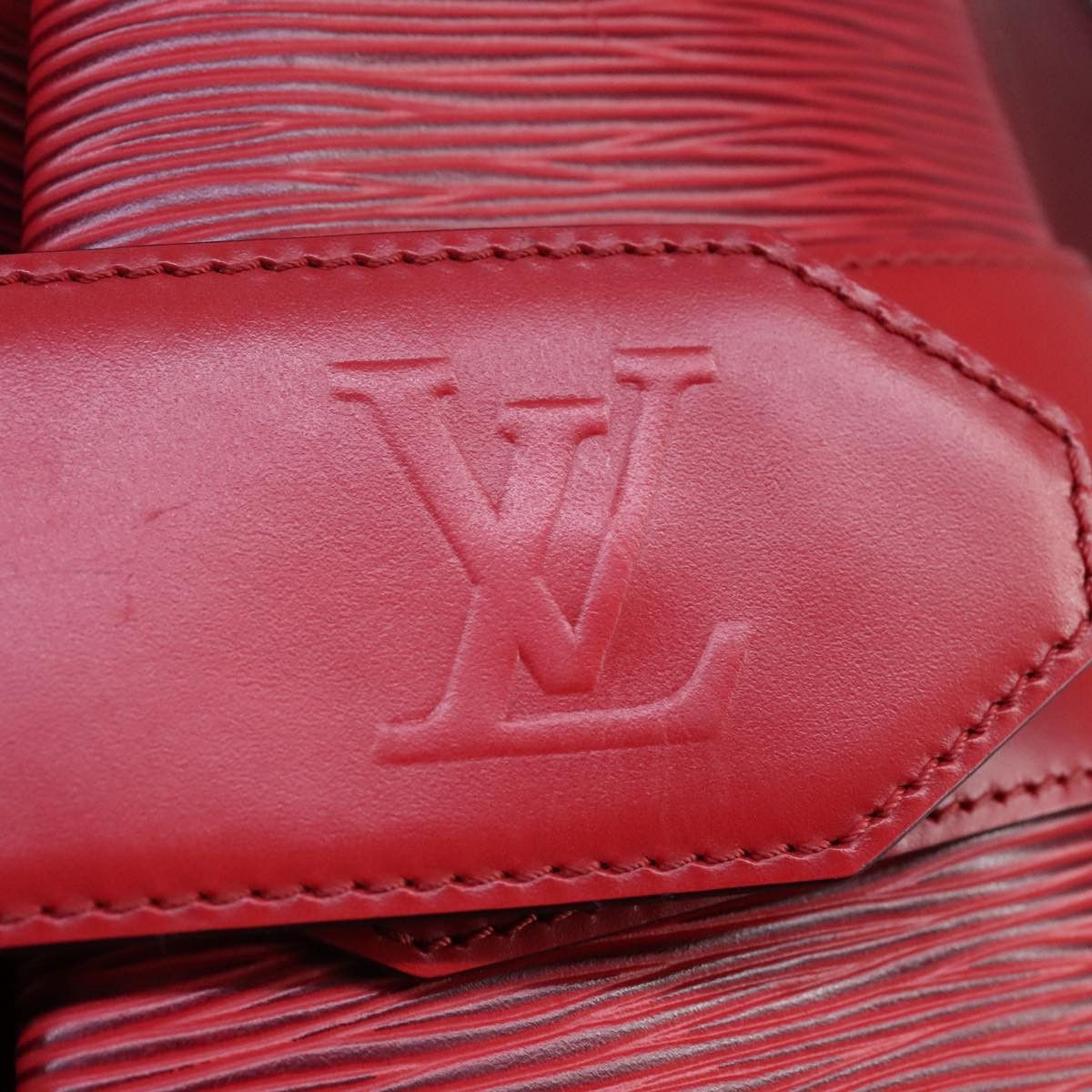 Louis Vuitton Sac D'épaule Red Leather Shoulder Bag (Pre-Owned) Size ONE SIZE - 18 Thumbnail