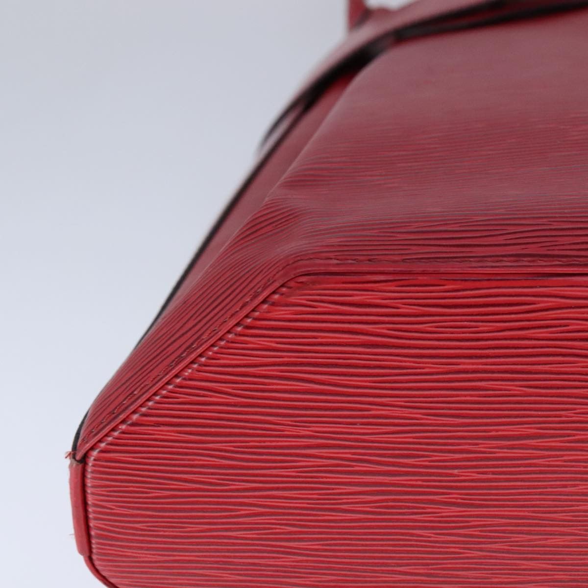Louis Vuitton Sac D'épaule Red Leather Shoulder Bag (Pre-Owned) Size ONE SIZE - 7 Thumbnail