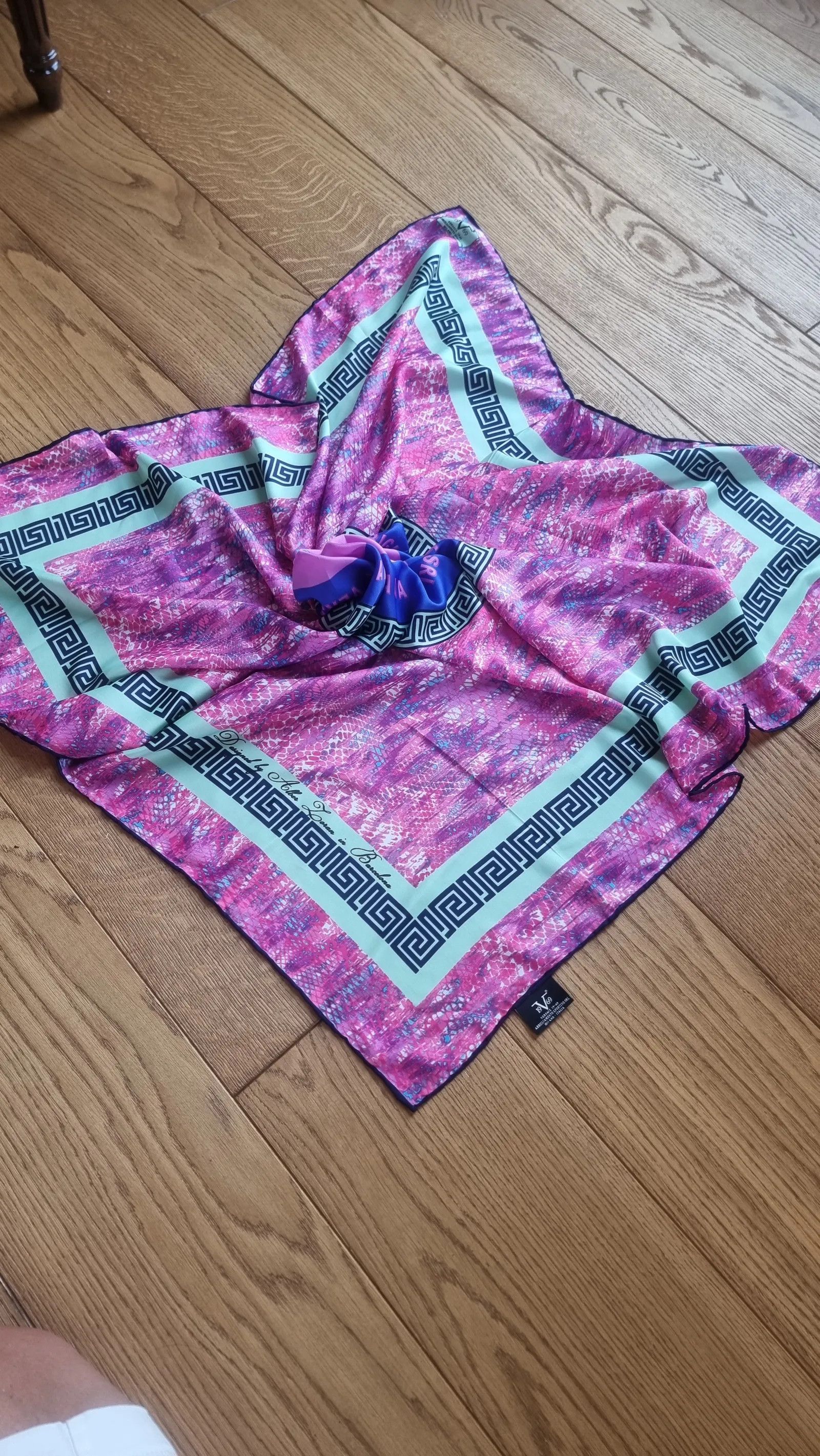 Versace Versace V E R S A C E Scarf Size ONE SIZE - 5 Thumbnail