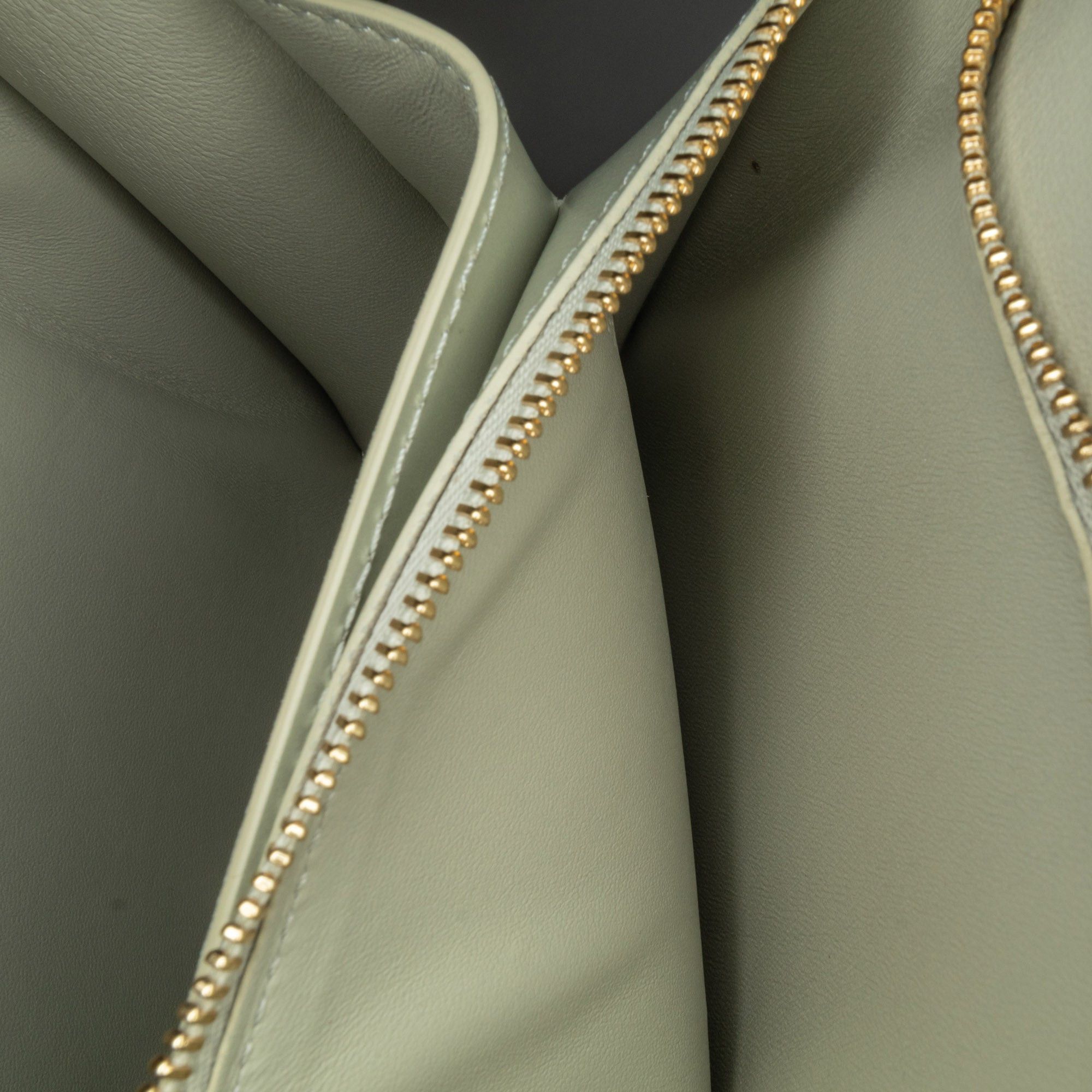 Celine Celine Medium Calfskin Classic Box Green Size ONE SIZE - 7 Thumbnail
