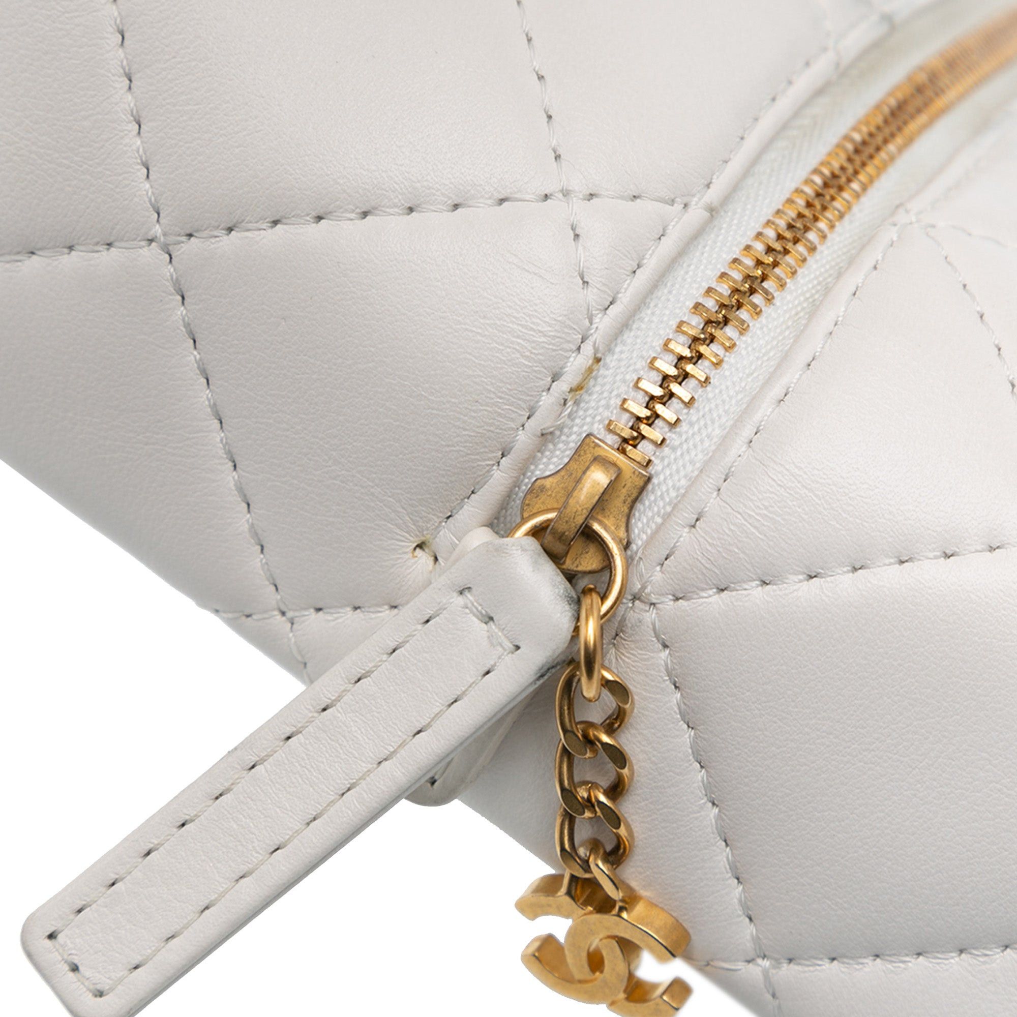 Chanel Chanel Métiers d'Art CC Quilted Lambskin Box with Top Handle Bag White Size ONE SIZE - 7 Thumbnail