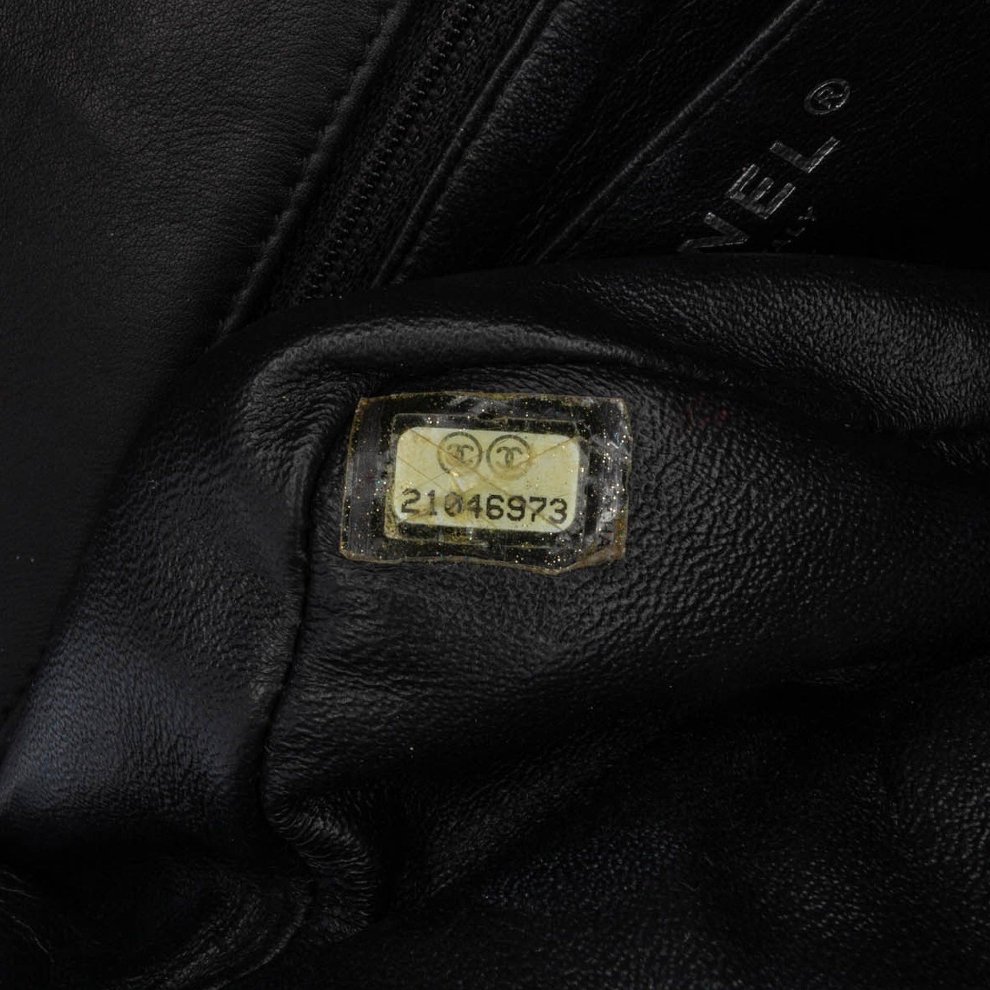 Chanel Chanel Mini Rectangular Classic Chevron Patent Single Flap Black Size ONE SIZE - 6 Thumbnail