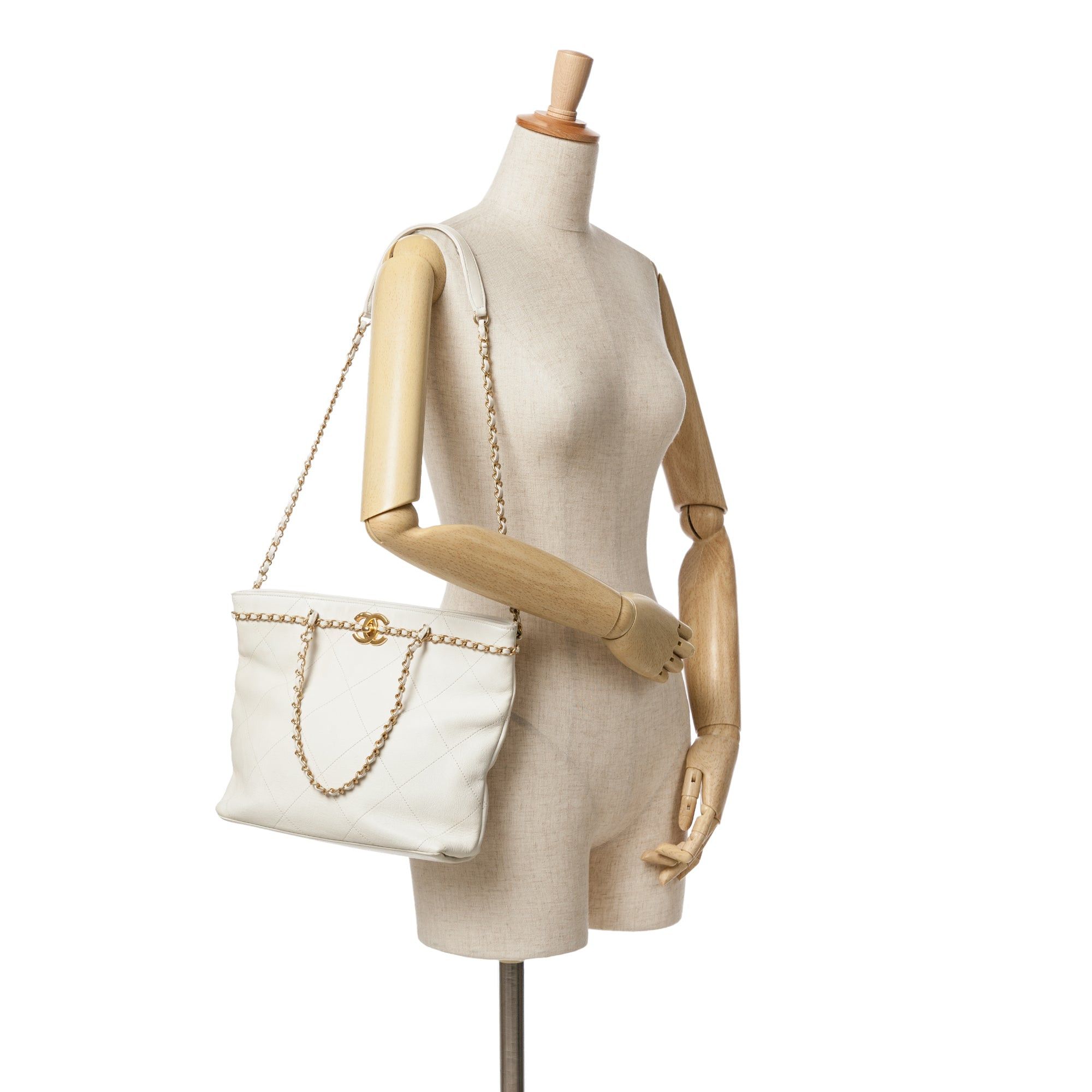 Chanel Chanel Quilted Calfskin CC Lock Chain Shopping Tote White Size ONE SIZE - 11 Thumbnail