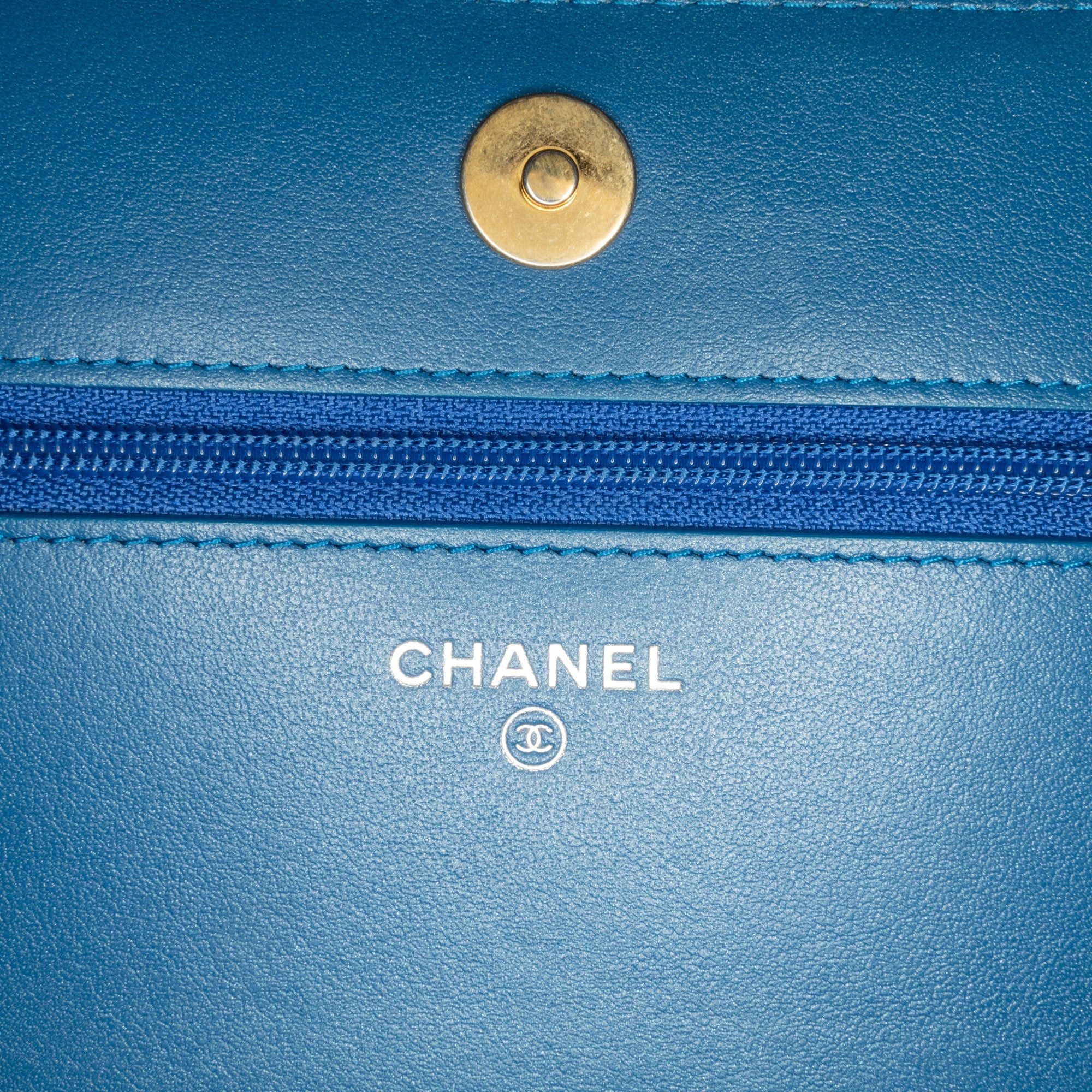 Chanel Chanel Chevron Aged Metallic Calfskin Gabrielle Wallet On Chain Blue Size ONE SIZE - 5 Thumbnail