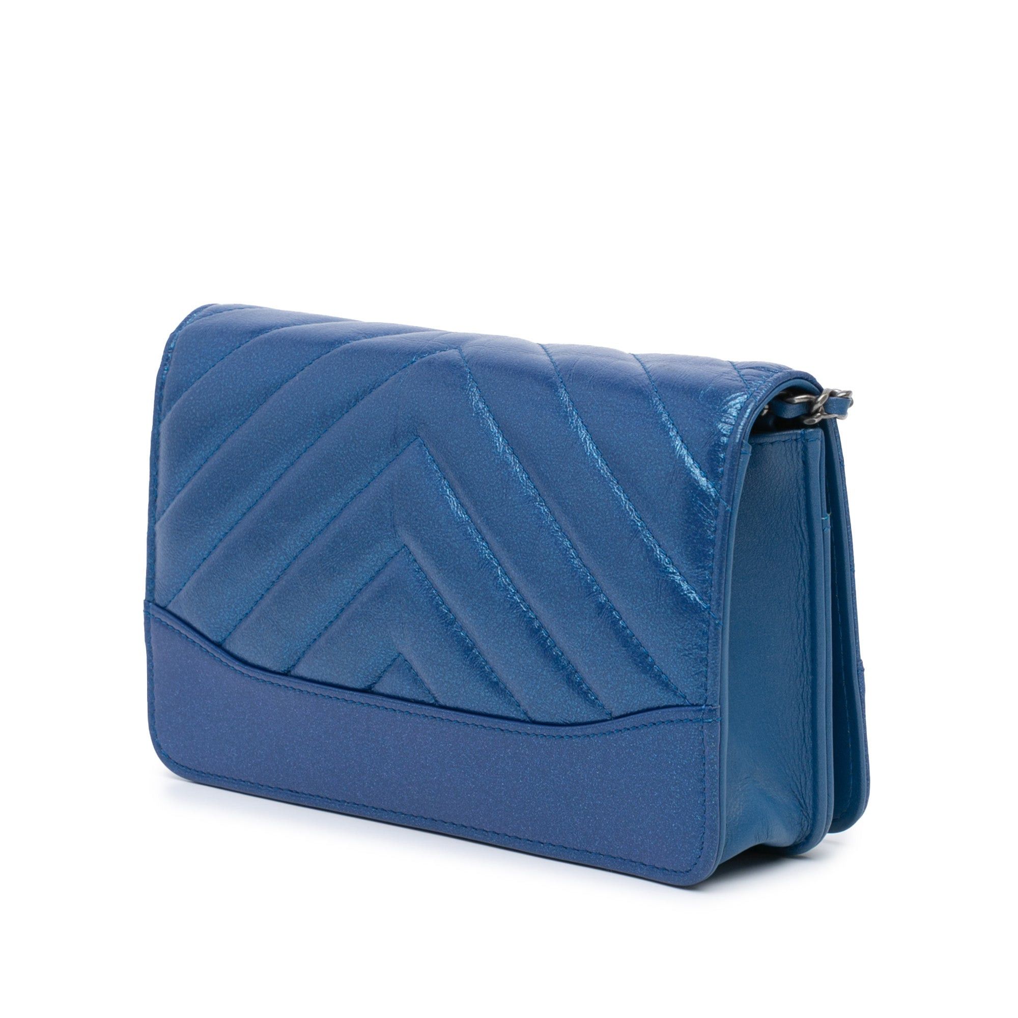 Chanel Chanel Chevron Aged Metallic Calfskin Gabrielle Wallet On Chain Blue Size ONE SIZE - 2 Thumbnail