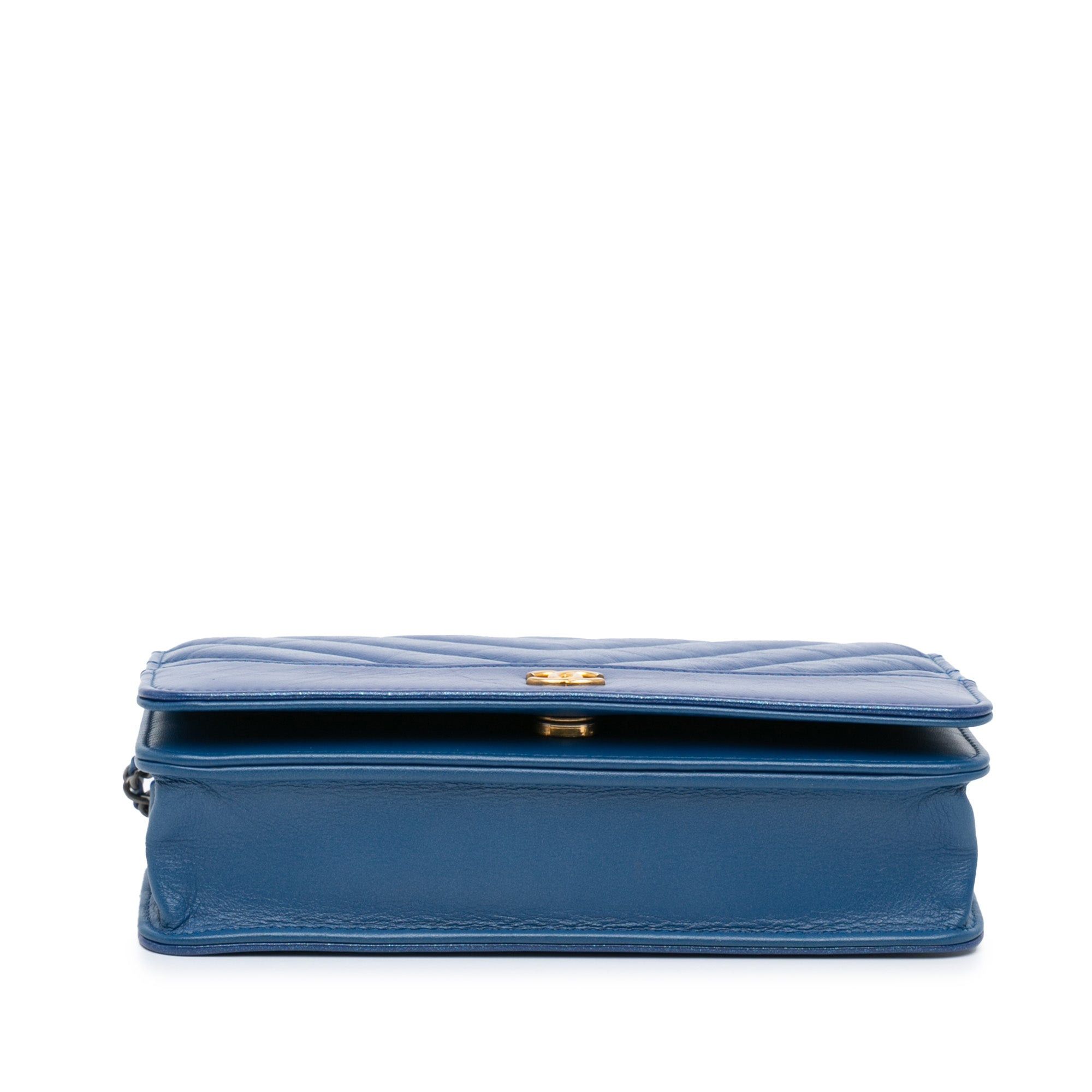 Chanel Chanel Chevron Aged Metallic Calfskin Gabrielle Wallet On Chain Blue Size ONE SIZE - 3 Thumbnail