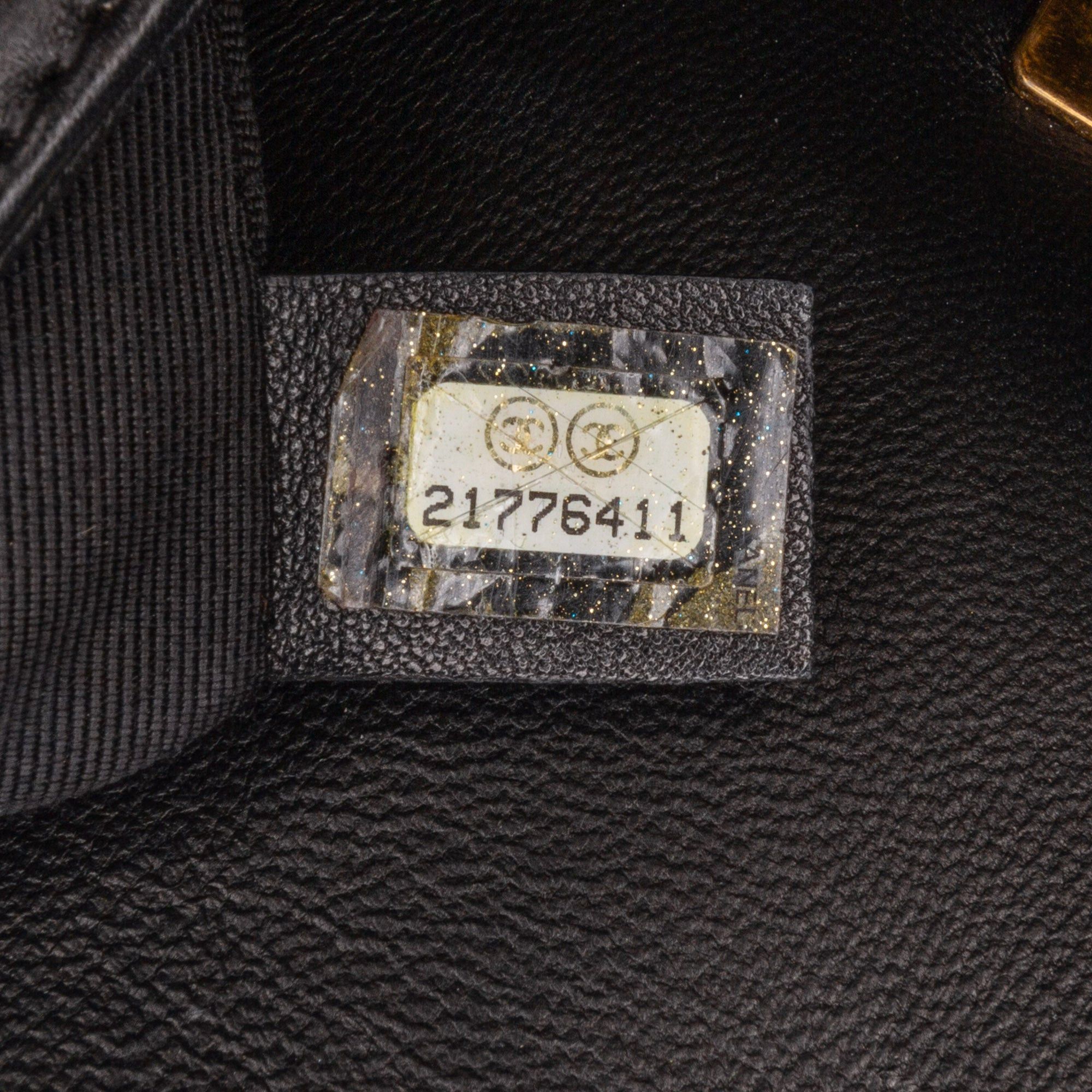 Chanel Chanel Crest-Embellished Medium Boy Bag White Size ONE SIZE - 8 Thumbnail