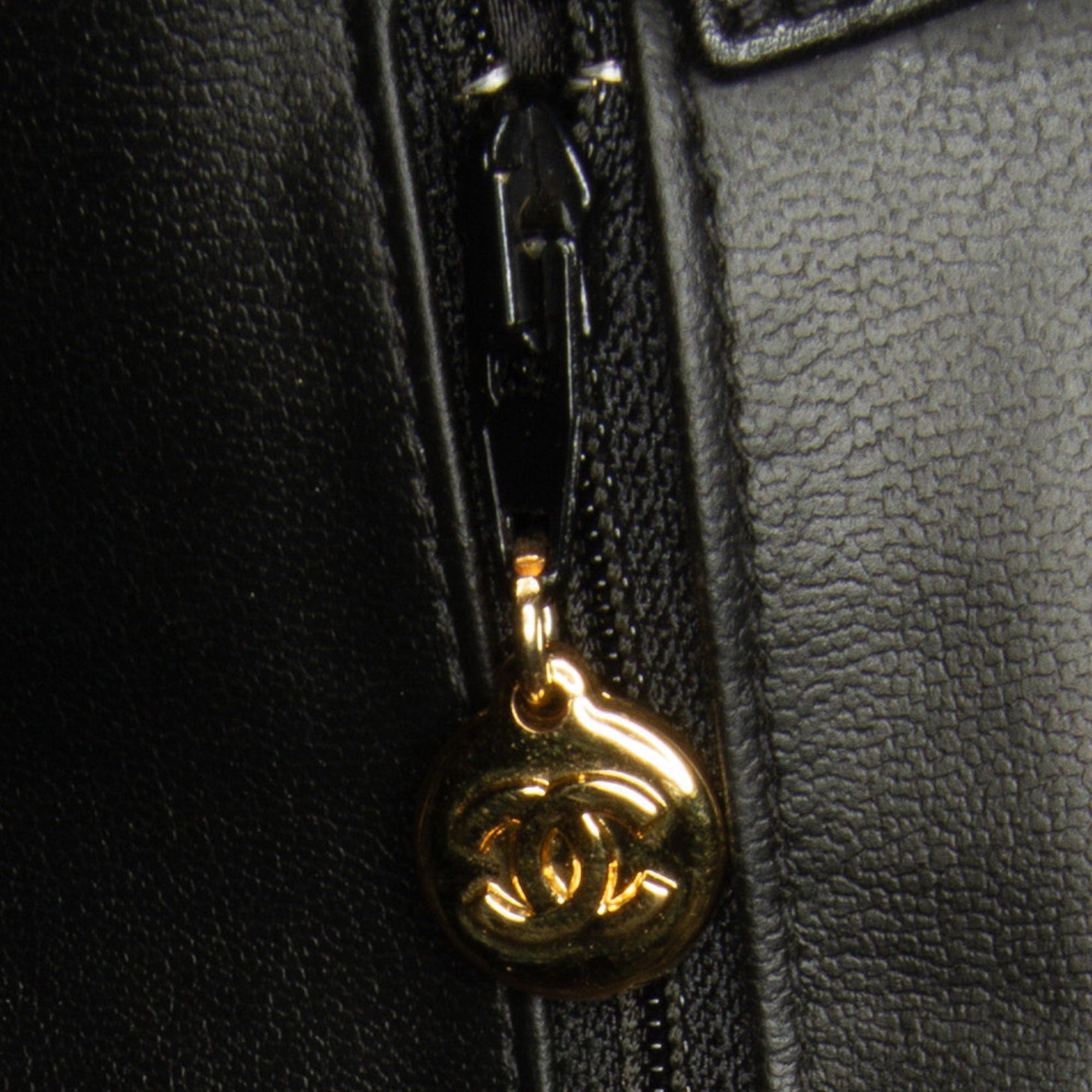 Chanel Chanel Matelasse Lambskin Vanity Bag Black Size ONE SIZE - 10 Thumbnail