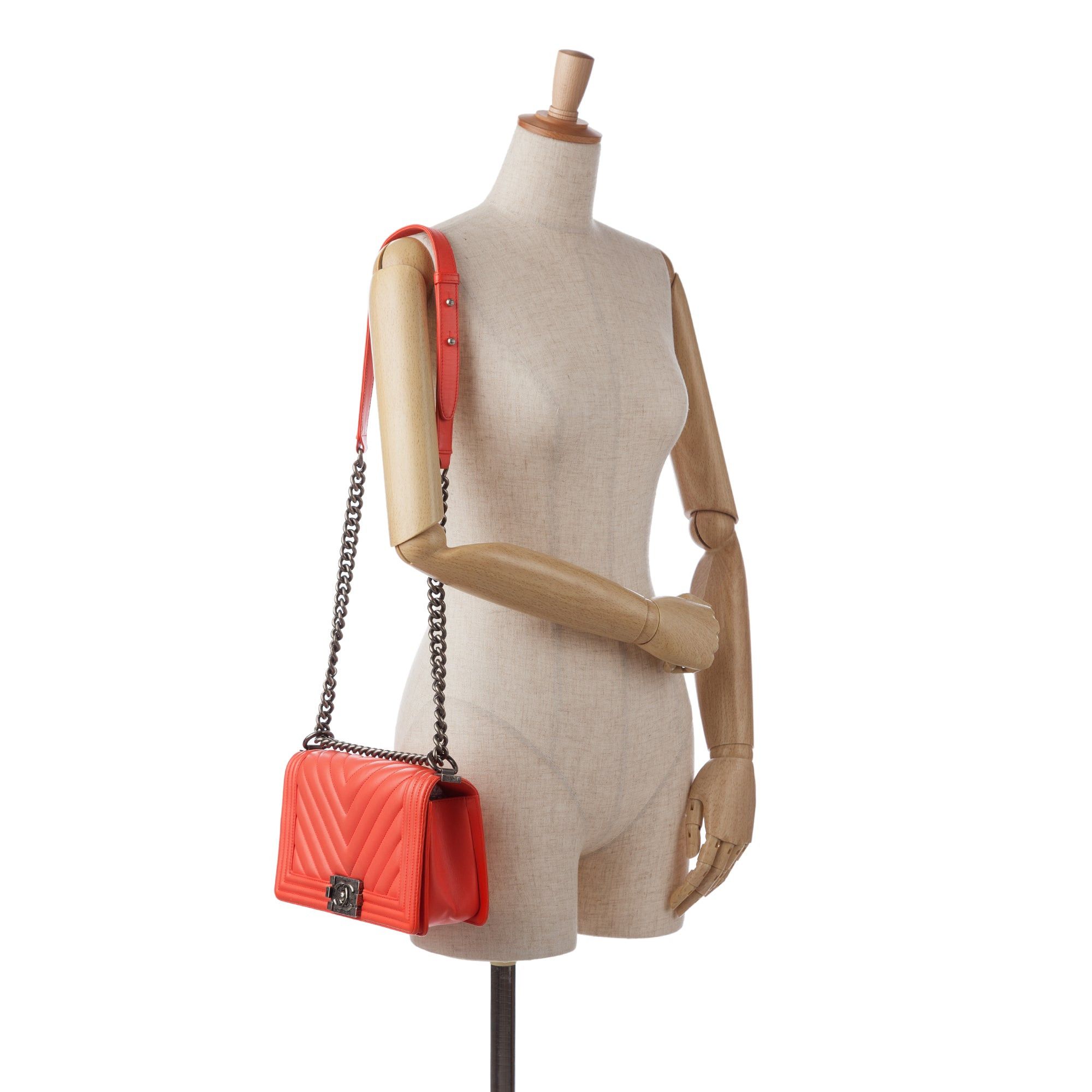 Chanel Chanel Medium Calfskin Chevron Boy Flap Red Size ONE SIZE - 9 Thumbnail