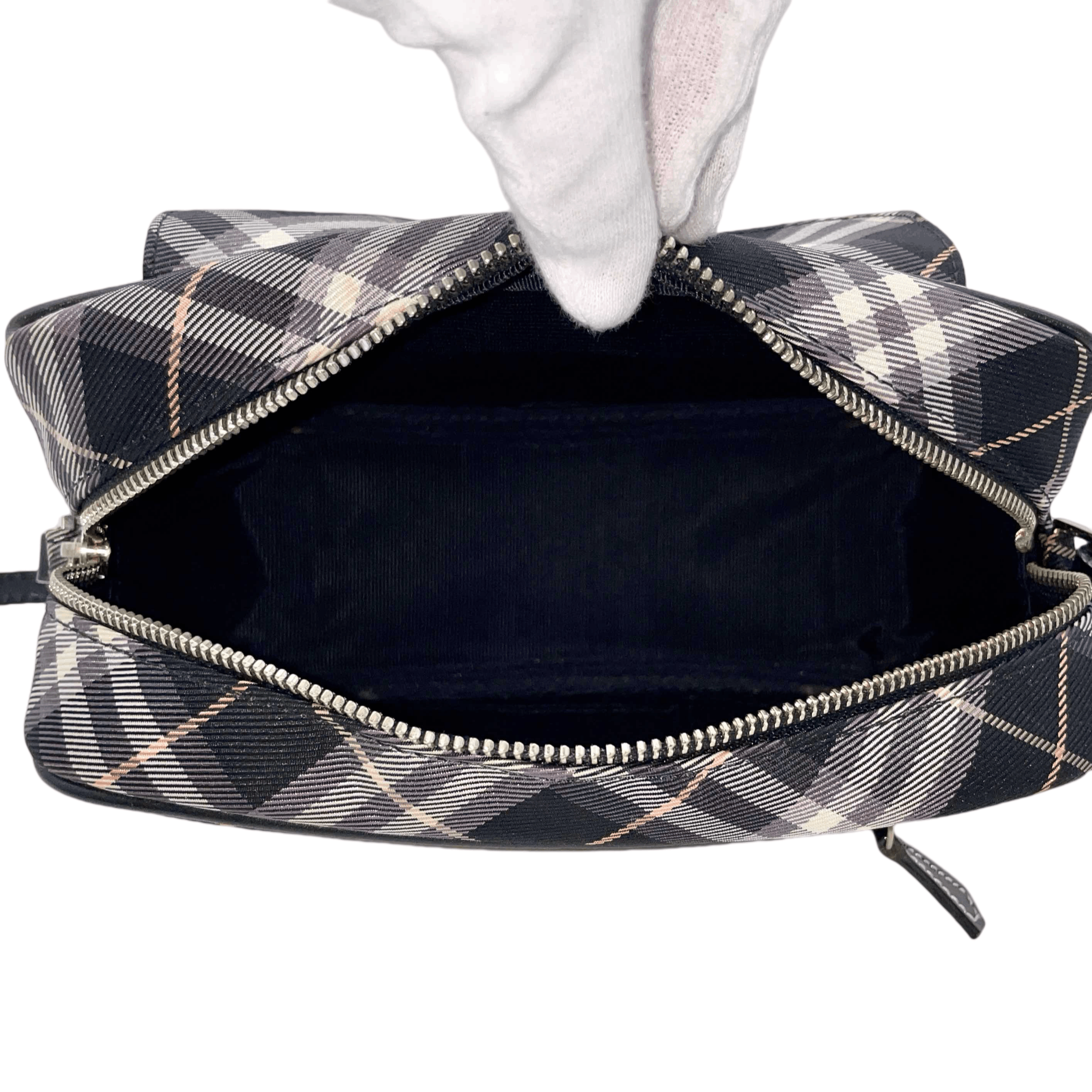 Burberry Burberry Checkered Pocket Shoulder Bag Size ONE SIZE - 11 Thumbnail
