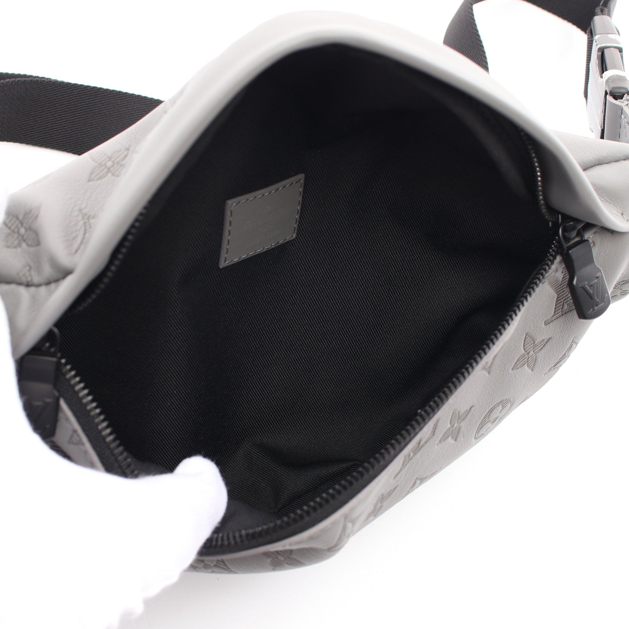 Louis Vuitton Louis Vuitton Discovery Bum Bag Pm Monogram Shadow Gris Body Waist Leather Gray Size ONE SIZE - 3 Thumbnail