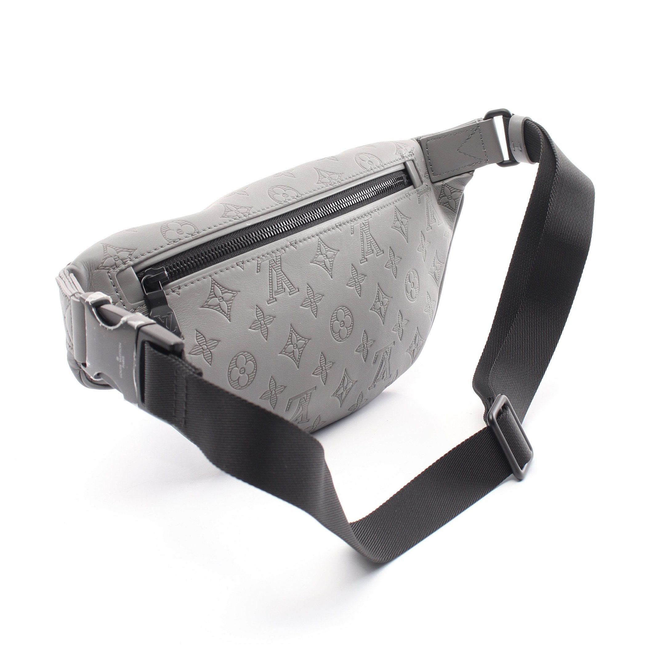 Louis Vuitton Louis Vuitton Discovery Bum Bag Pm Monogram Shadow Gris Body Waist Leather Gray Size ONE SIZE - 2 Thumbnail