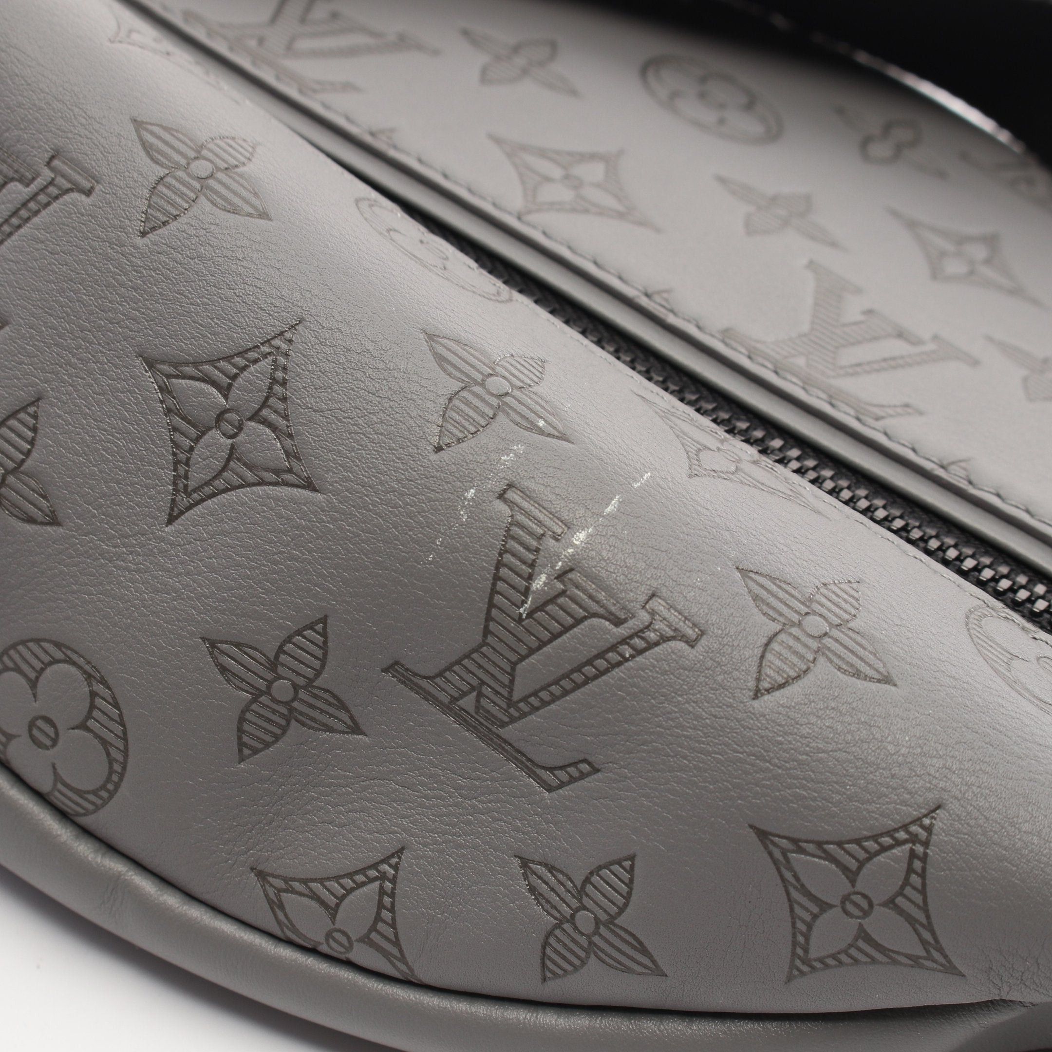 Louis Vuitton Louis Vuitton Discovery Bum Bag Pm Monogram Shadow Gris Body Waist Leather Gray Size ONE SIZE - 5 Thumbnail