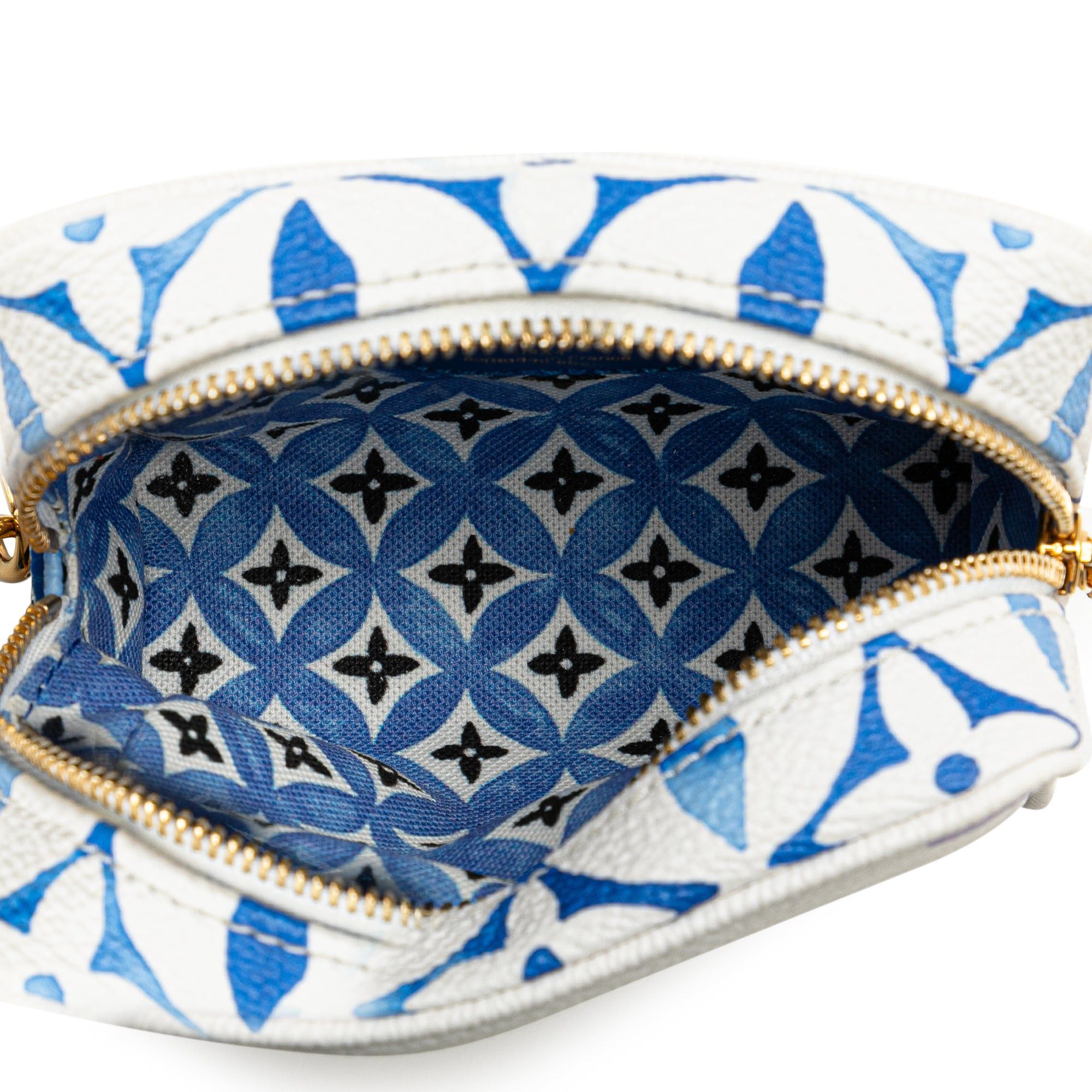 Louis Vuitton Louis Vuitton Monogram Giant By The Pool Wapity Case White Size ONE SIZE - 4 Thumbnail