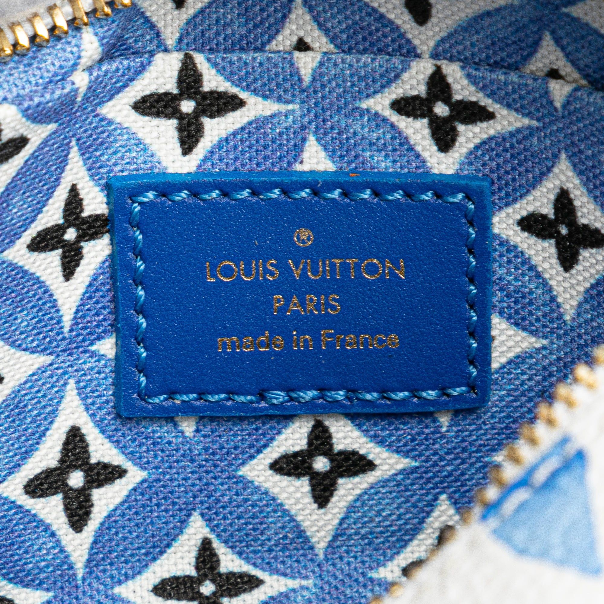 Louis Vuitton Louis Vuitton Monogram Giant By The Pool Wapity Case White Size ONE SIZE - 5 Thumbnail