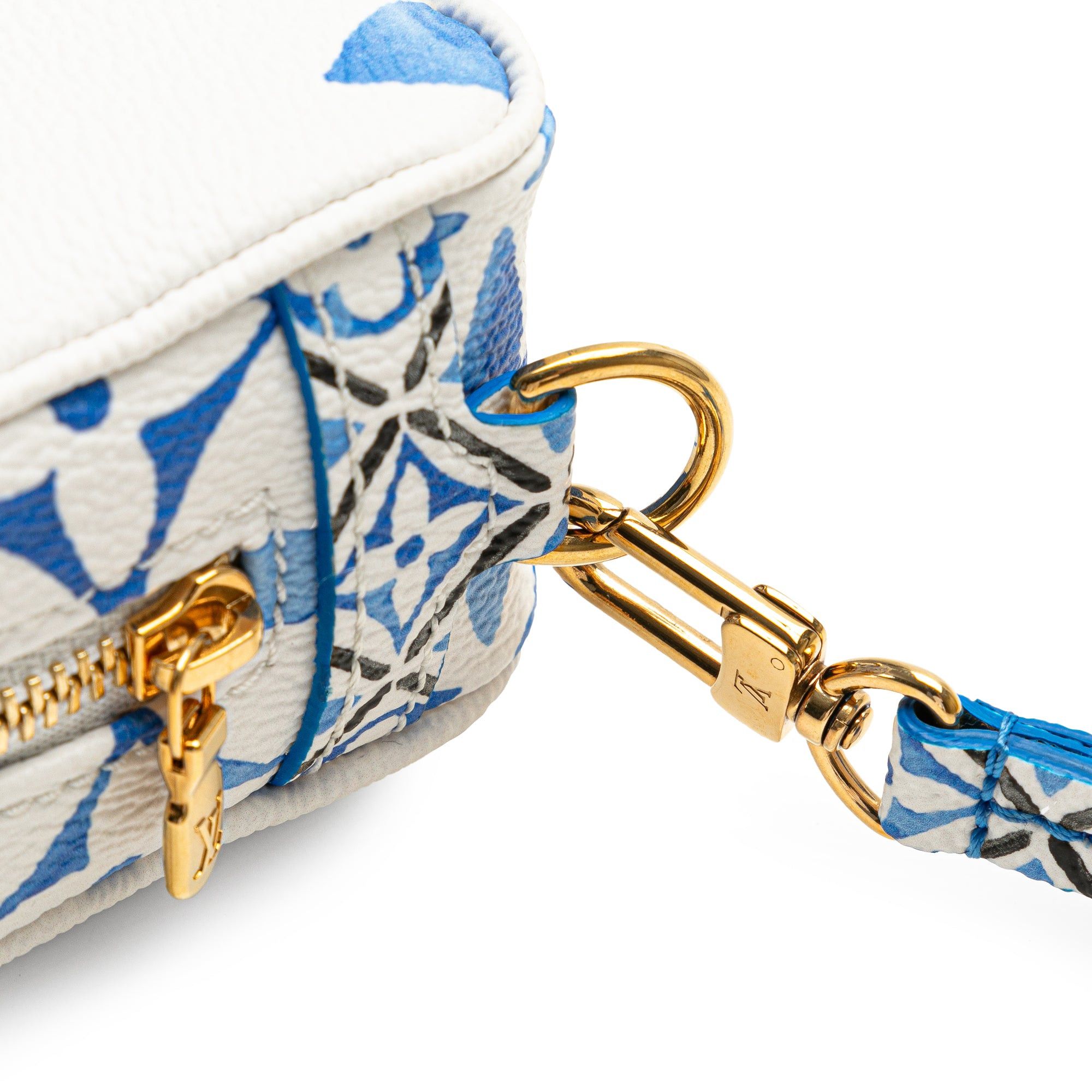 Louis Vuitton Louis Vuitton Monogram Giant By The Pool Wapity Case White Size ONE SIZE - 8 Thumbnail