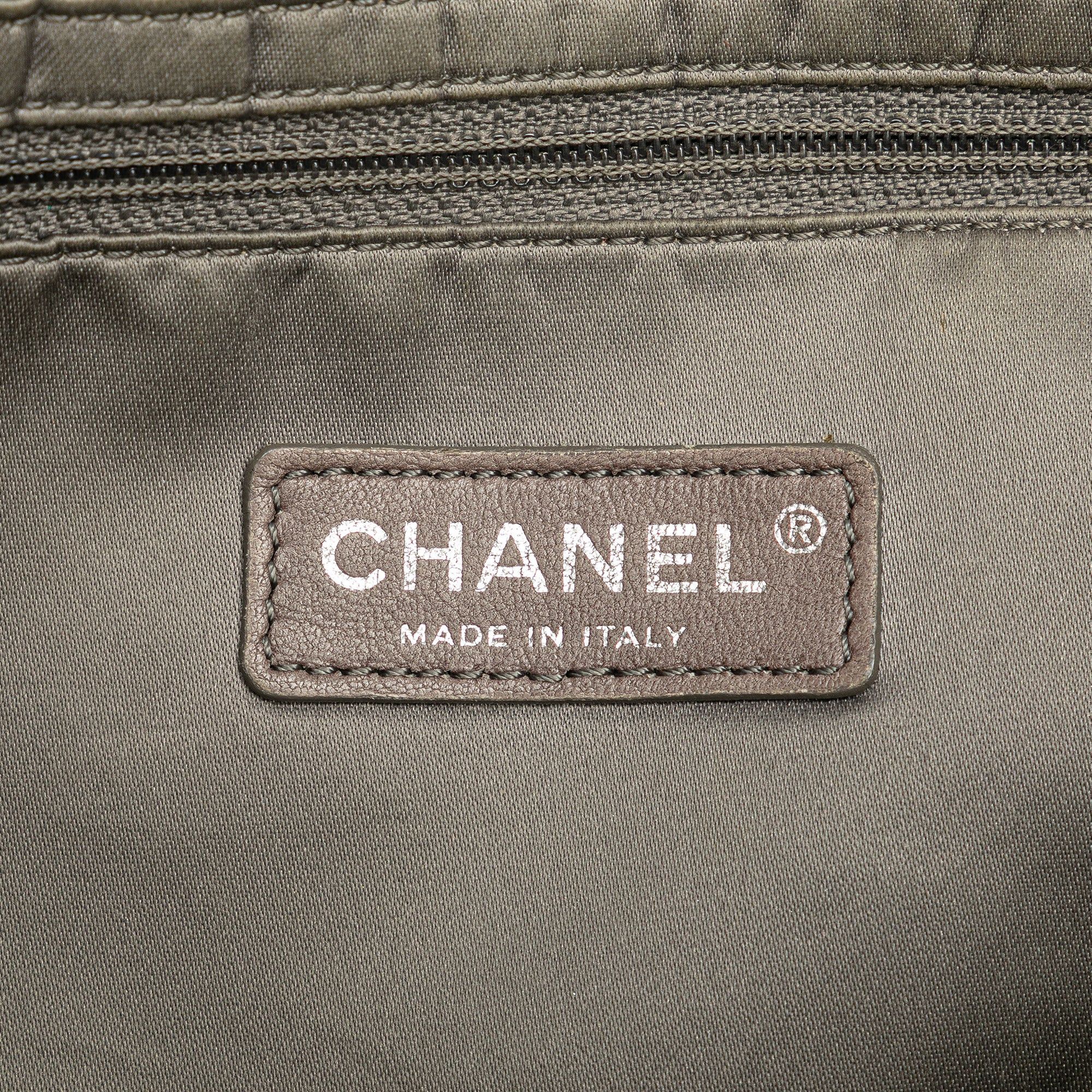 Chanel Chanel Medium Perforated Calfskin Reissue Drill Flap Gold Size ONE SIZE - 5 Thumbnail