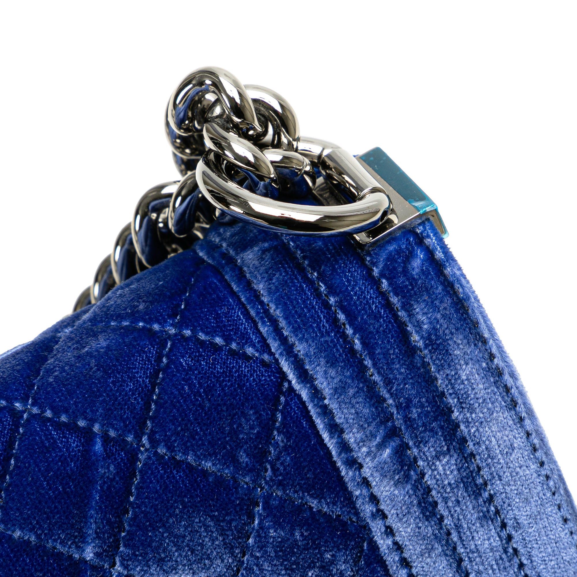 Chanel Chanel Medium Quilted Velvet Boy Flap Blue Size ONE SIZE - 9 Thumbnail