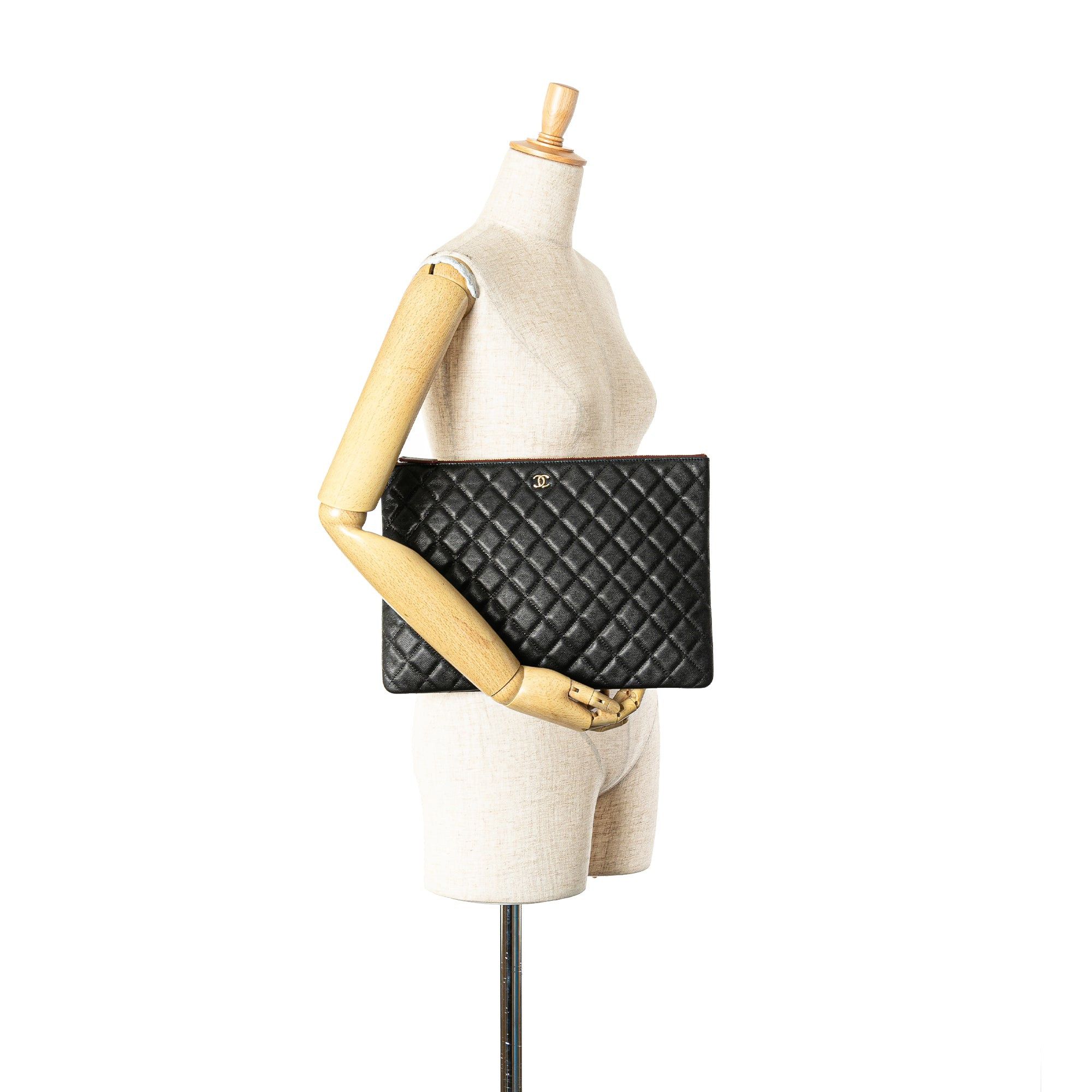 Chanel Chanel Large Quilted Caviar O Case Clutch Black Size ONE SIZE - 10 Thumbnail