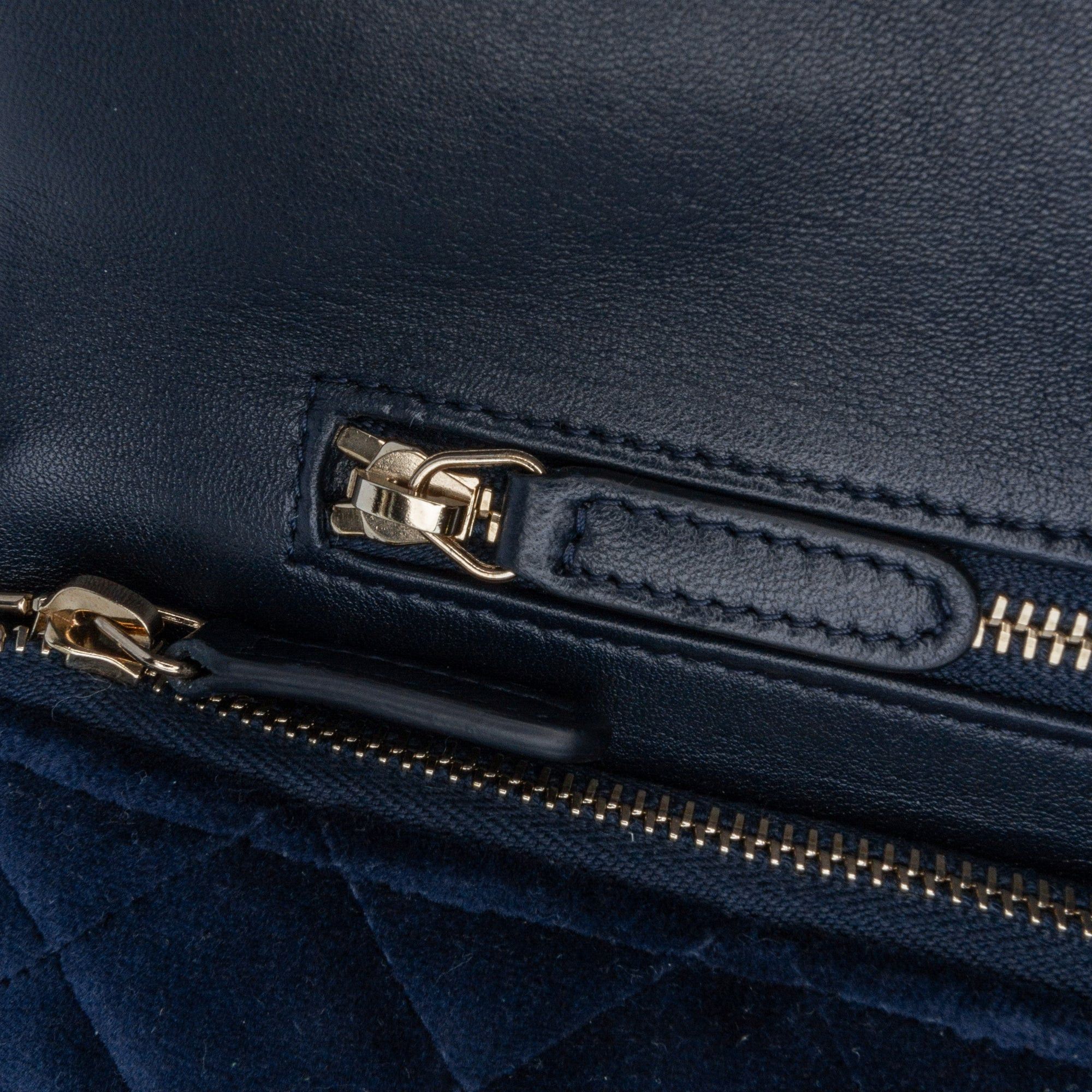 Chanel Chanel Quilted Velvet 31 Clutch Blue Size ONE SIZE - 7 Thumbnail