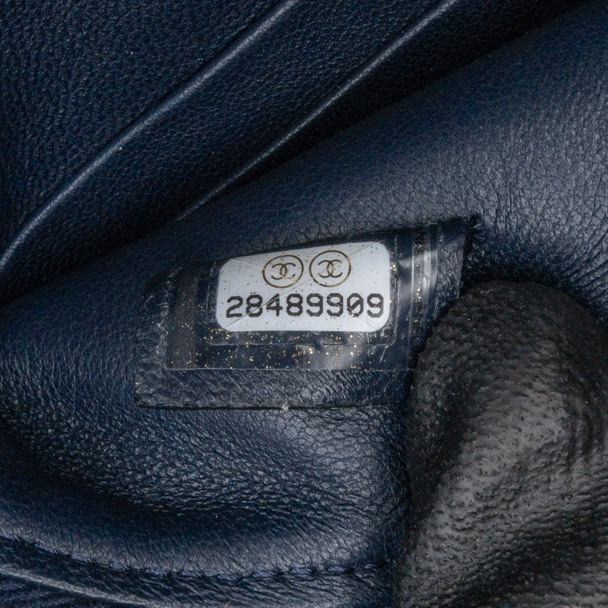 Chanel Chanel Quilted Velvet 31 Clutch Blue Size ONE SIZE - 5 Thumbnail