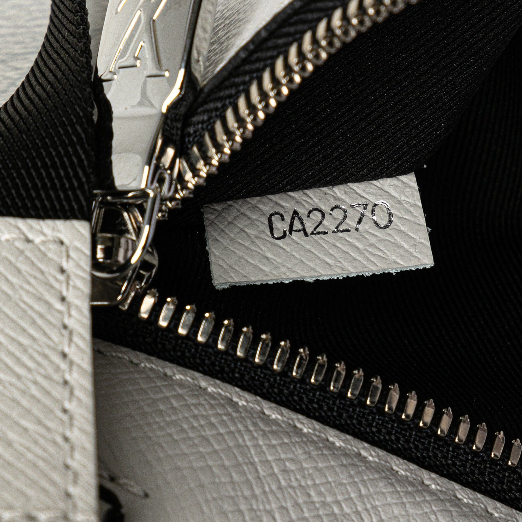 Louis Vuitton Louis Vuitton Taigarama Outdoor Flap Messenger White Size ONE SIZE - 6 Thumbnail