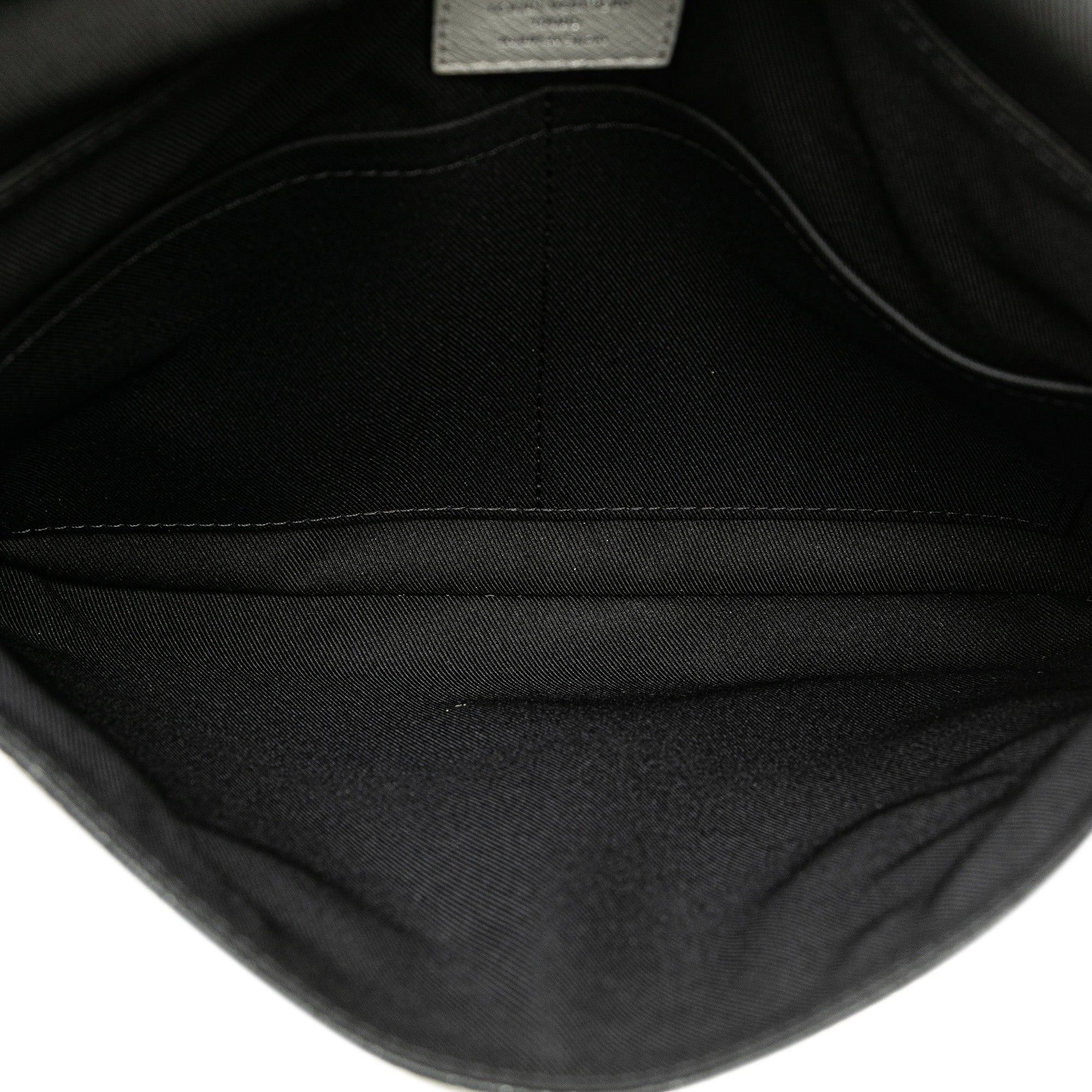 Louis Vuitton Louis Vuitton Taigarama Outdoor Flap Messenger White Size ONE SIZE - 4 Thumbnail