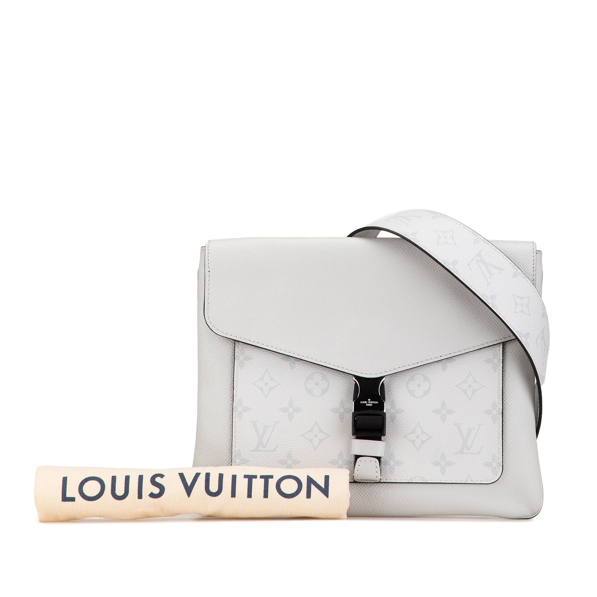 Louis Vuitton Louis Vuitton Taigarama Outdoor Flap Messenger White Size ONE SIZE - 8 Thumbnail