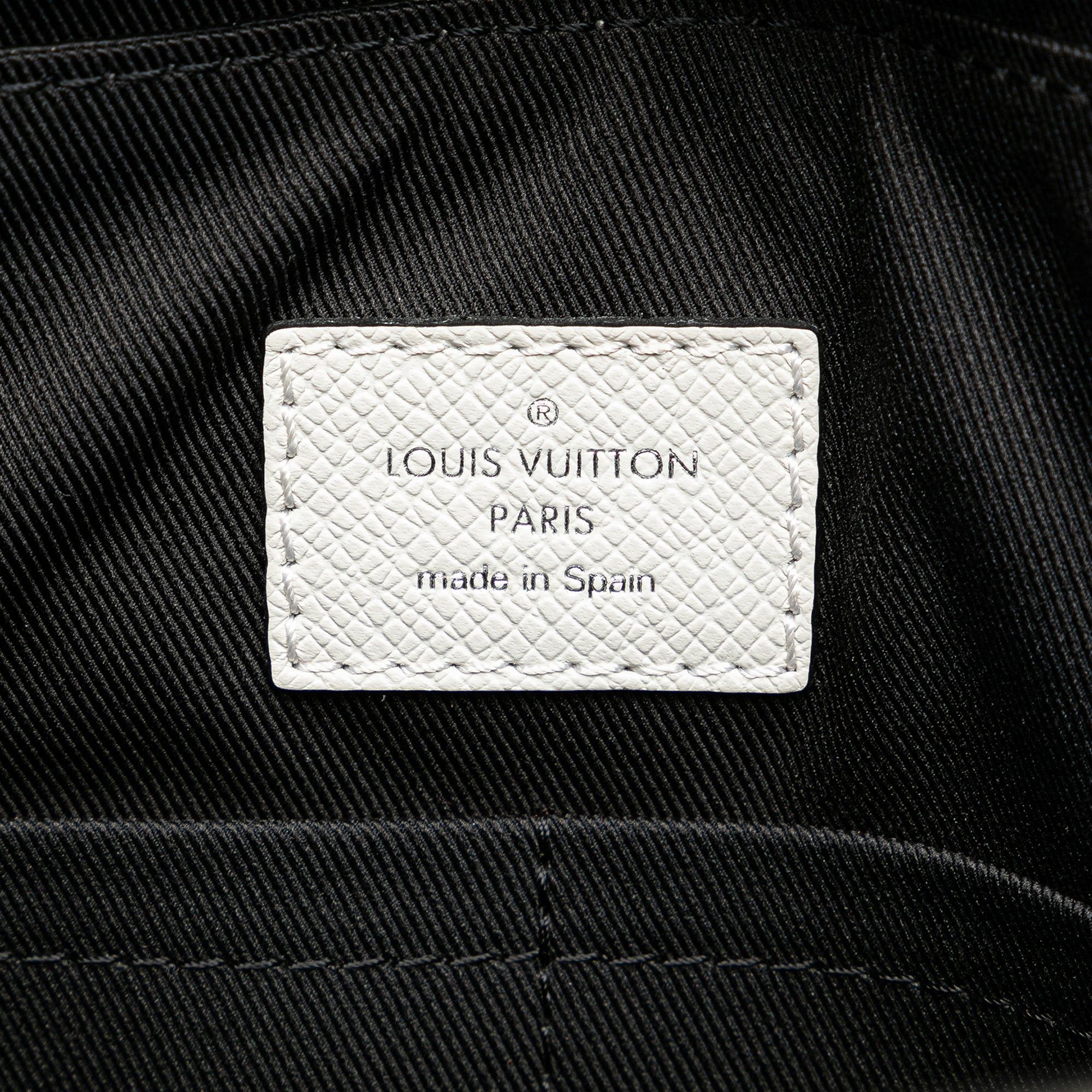 Louis Vuitton Louis Vuitton Taigarama Outdoor Flap Messenger White Size ONE SIZE - 5 Thumbnail
