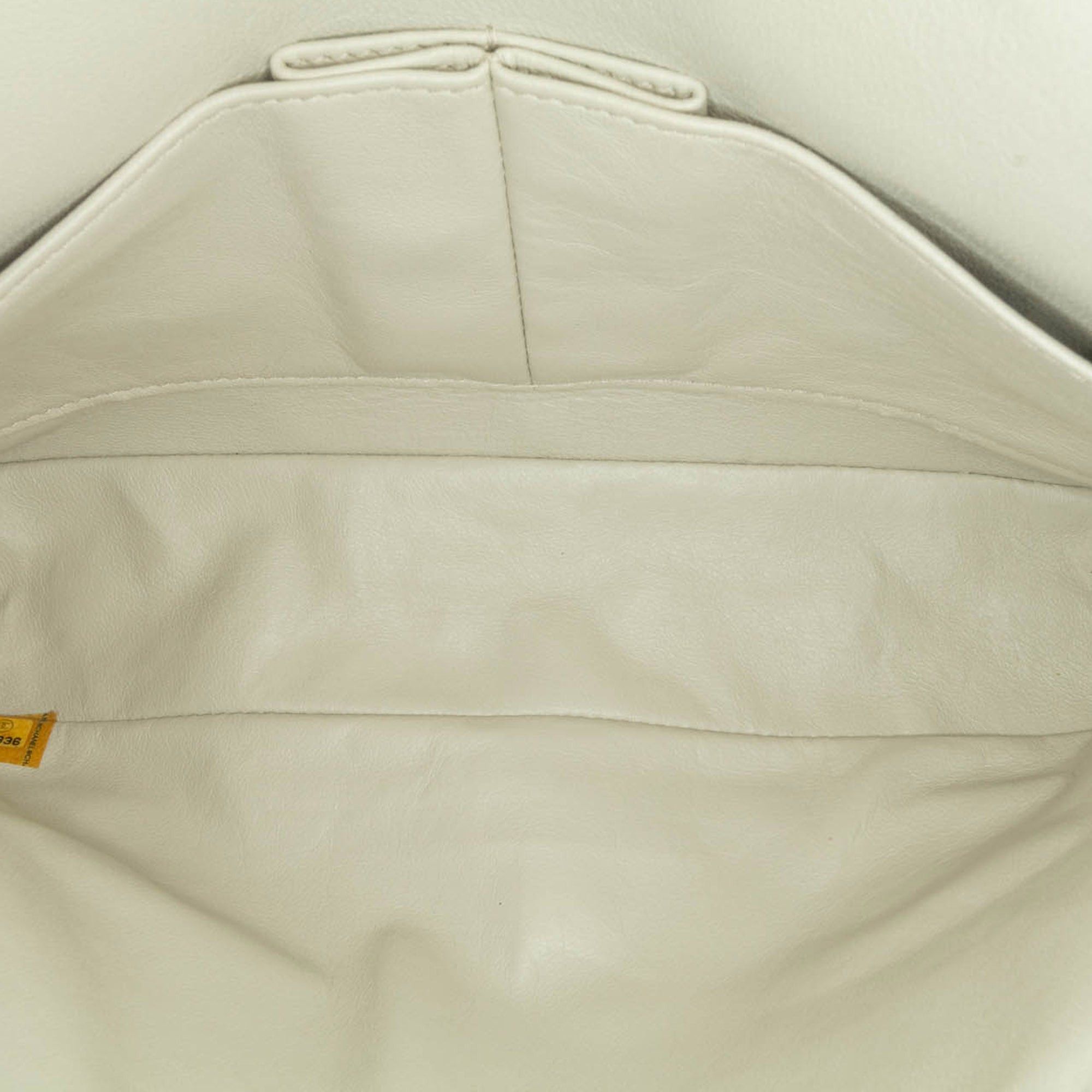 Chanel Chanel Medium Classic Caviar Double Flap White Size ONE SIZE - 4 Thumbnail