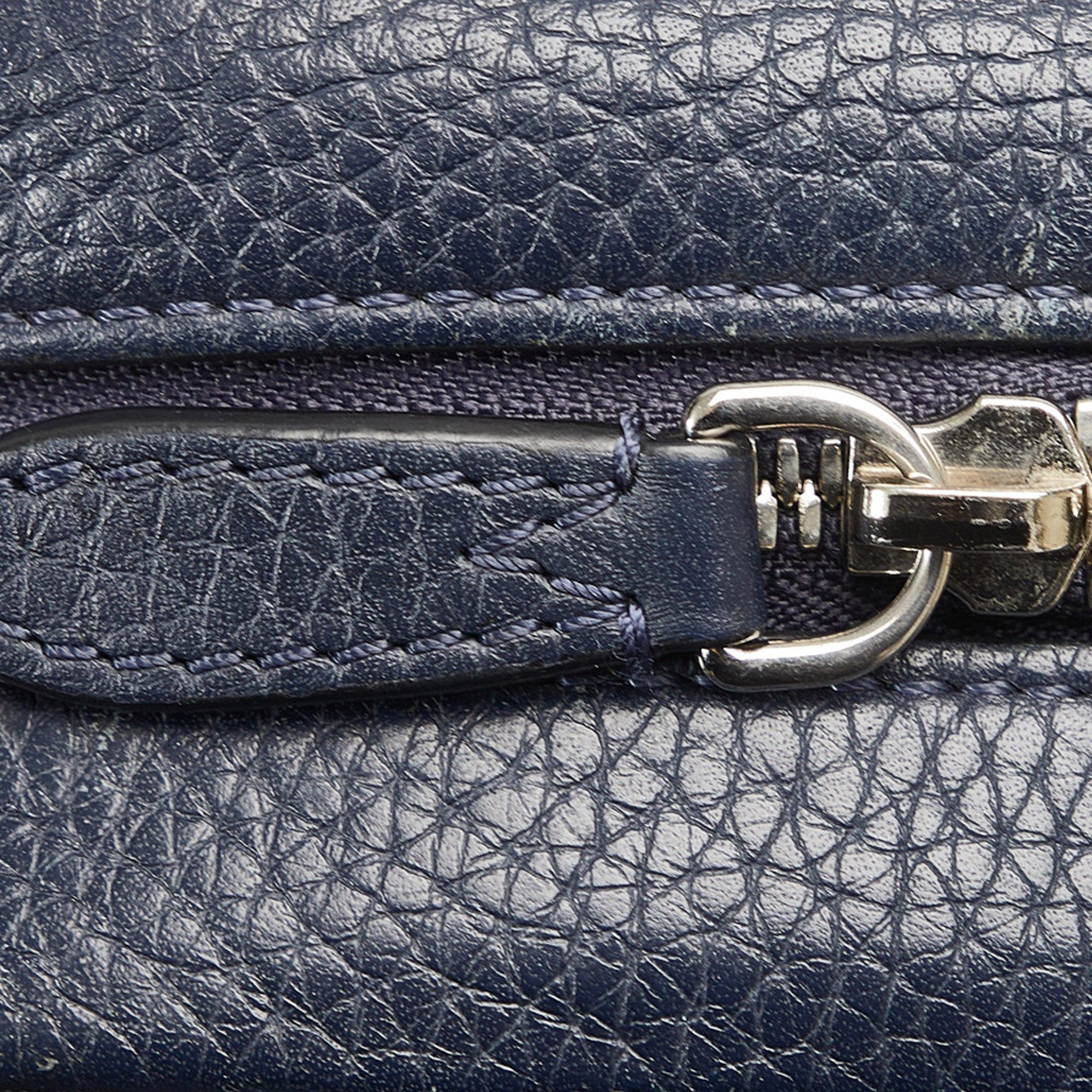 Louis Vuitton Louis Vuitton Taurillon Danube LV Circle PM Blue Size ONE SIZE - 8 Thumbnail