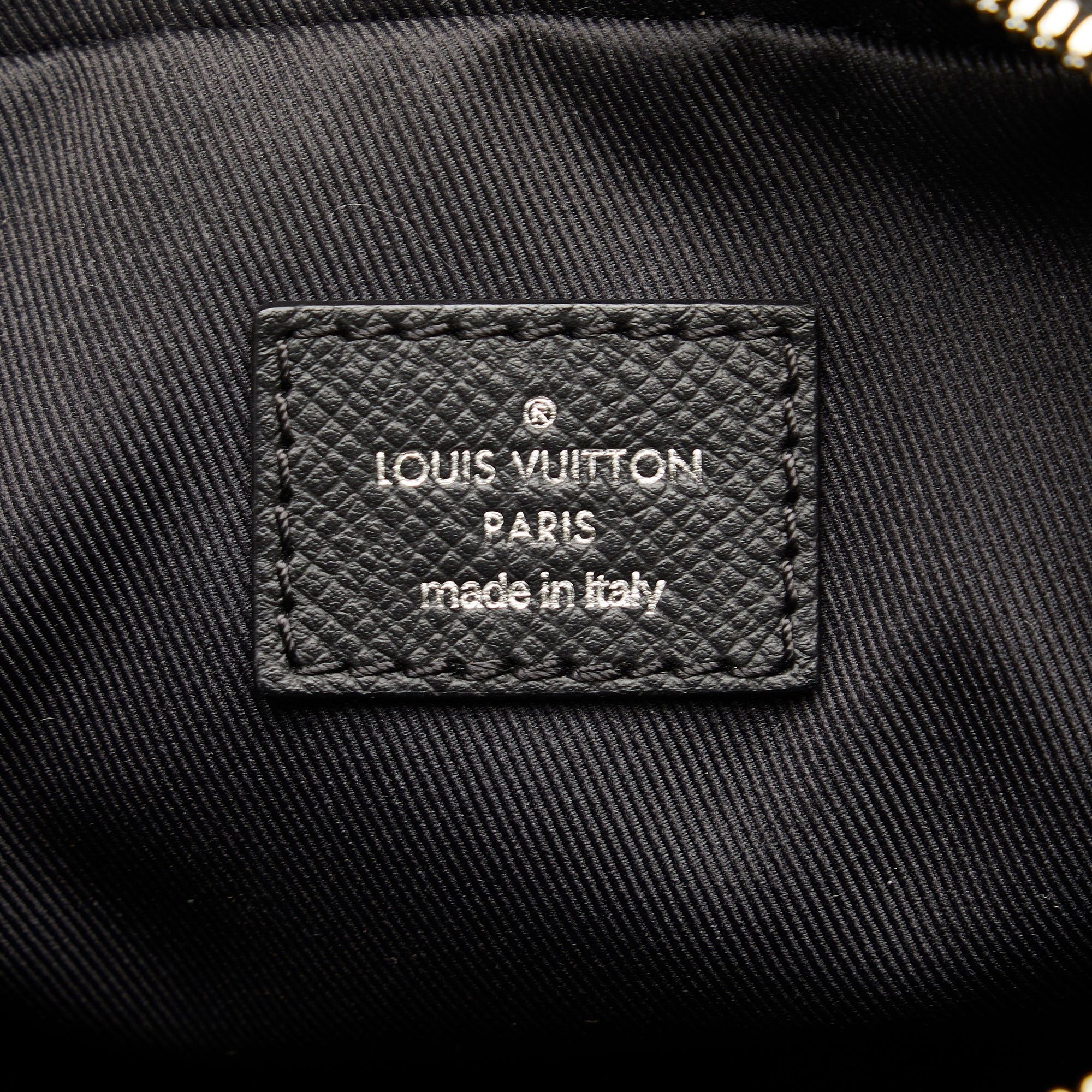 Louis Vuitton Louis Vuitton Taiga Outdoor Bumbag Black Size ONE SIZE - 6 Thumbnail