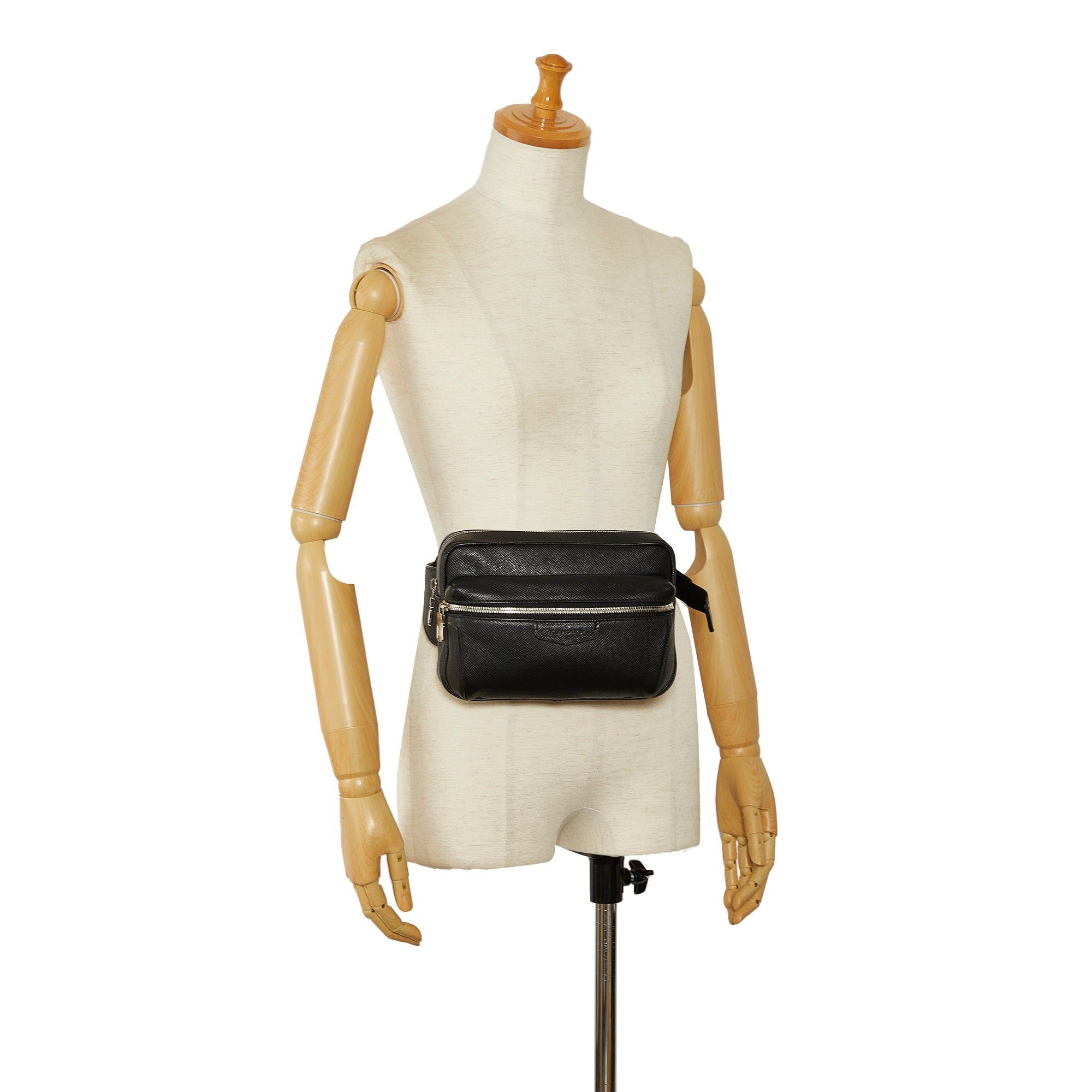 Louis Vuitton Louis Vuitton Taiga Outdoor Bumbag Black Size ONE SIZE - 9 Thumbnail