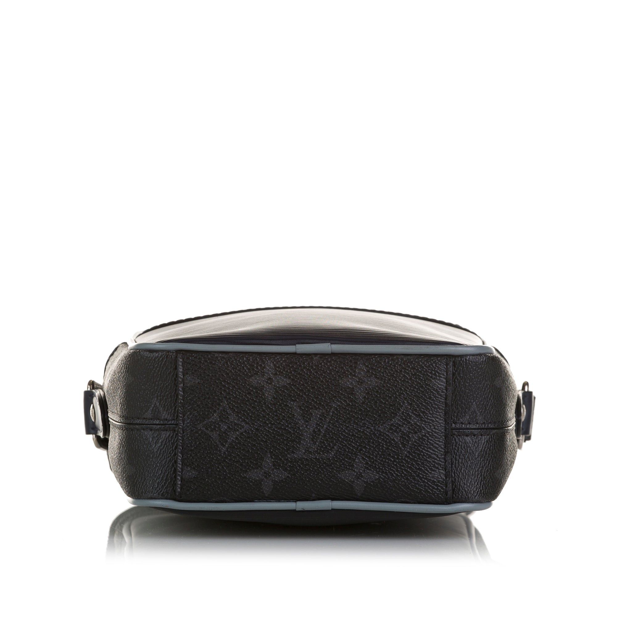 Louis Vuitton Louis Vuitton Epi Monogram Danube PM Blue Size ONE SIZE - 4 Thumbnail