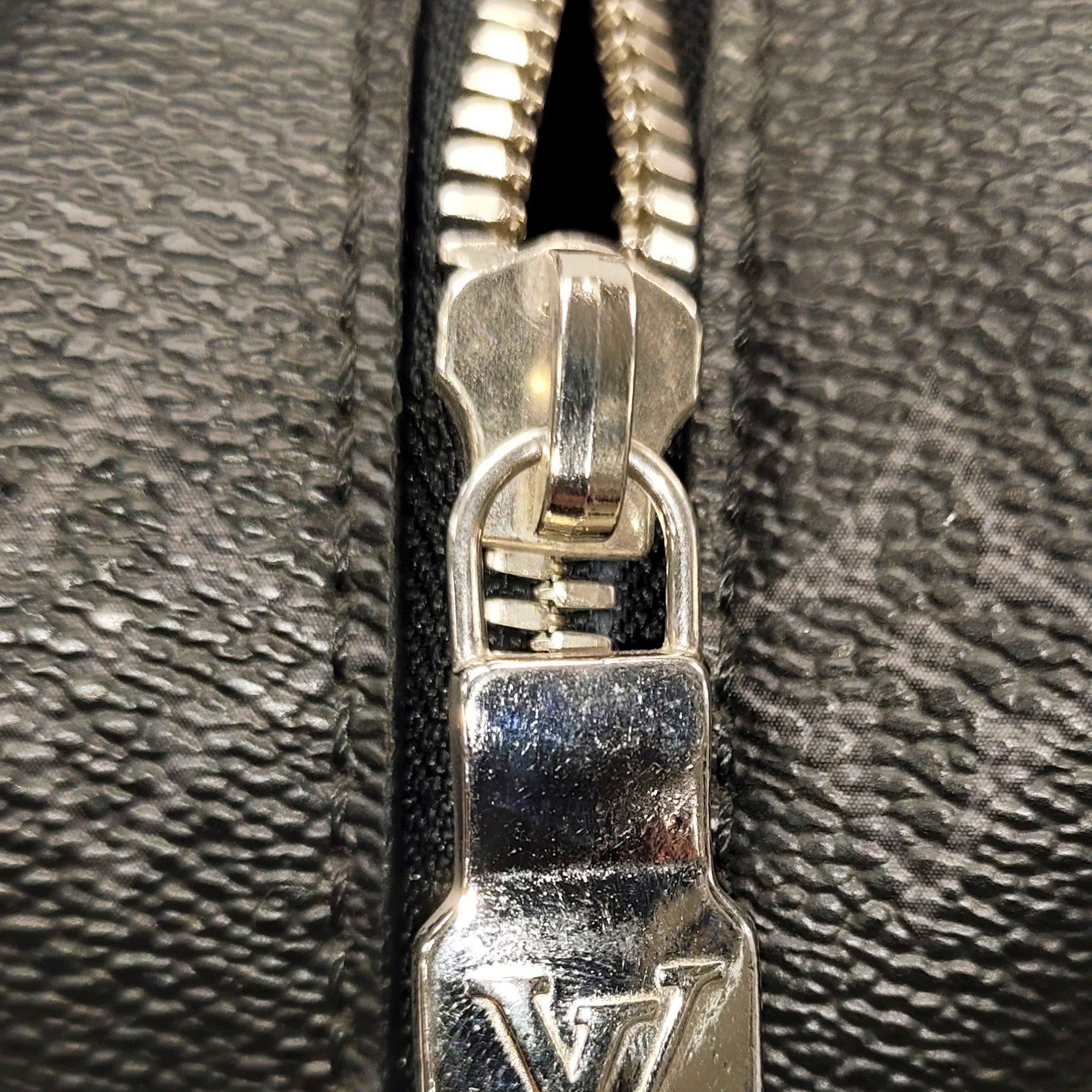 Louis Vuitton Louis Vuitton Epi Monogram Danube PM Blue Size ONE SIZE - 8 Thumbnail